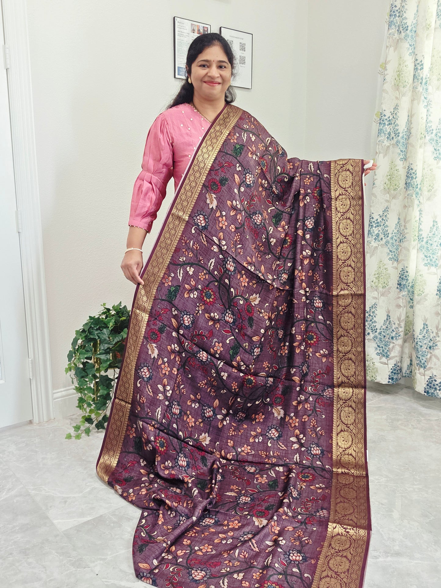 Munga Crepe Silk Kalamkari Digital Print Saree - Blouse