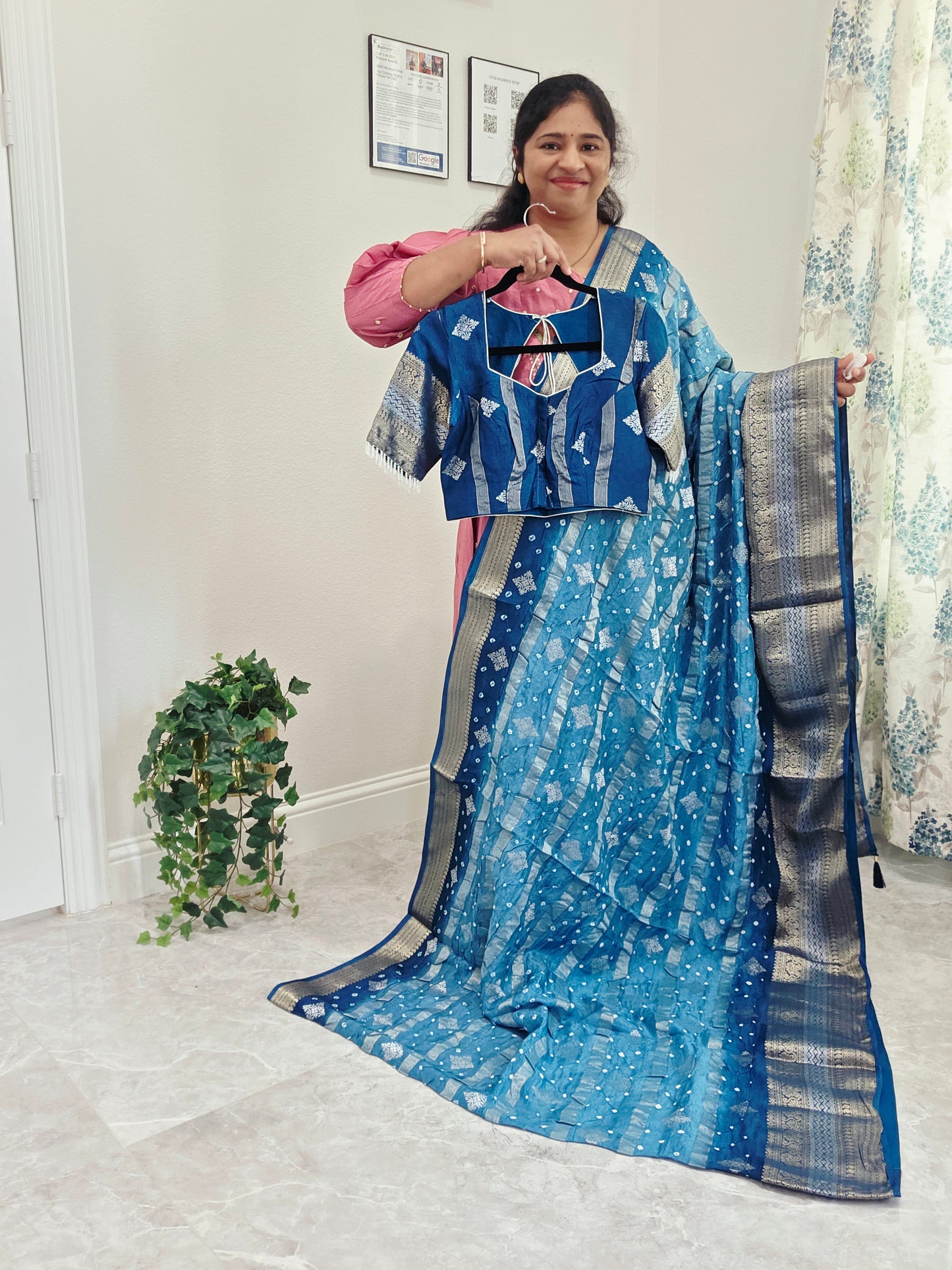 Soft Dupion Benarasi Firozi Blue Shade Hand Knot Bhandini Stripes Design er Saree – Blouse