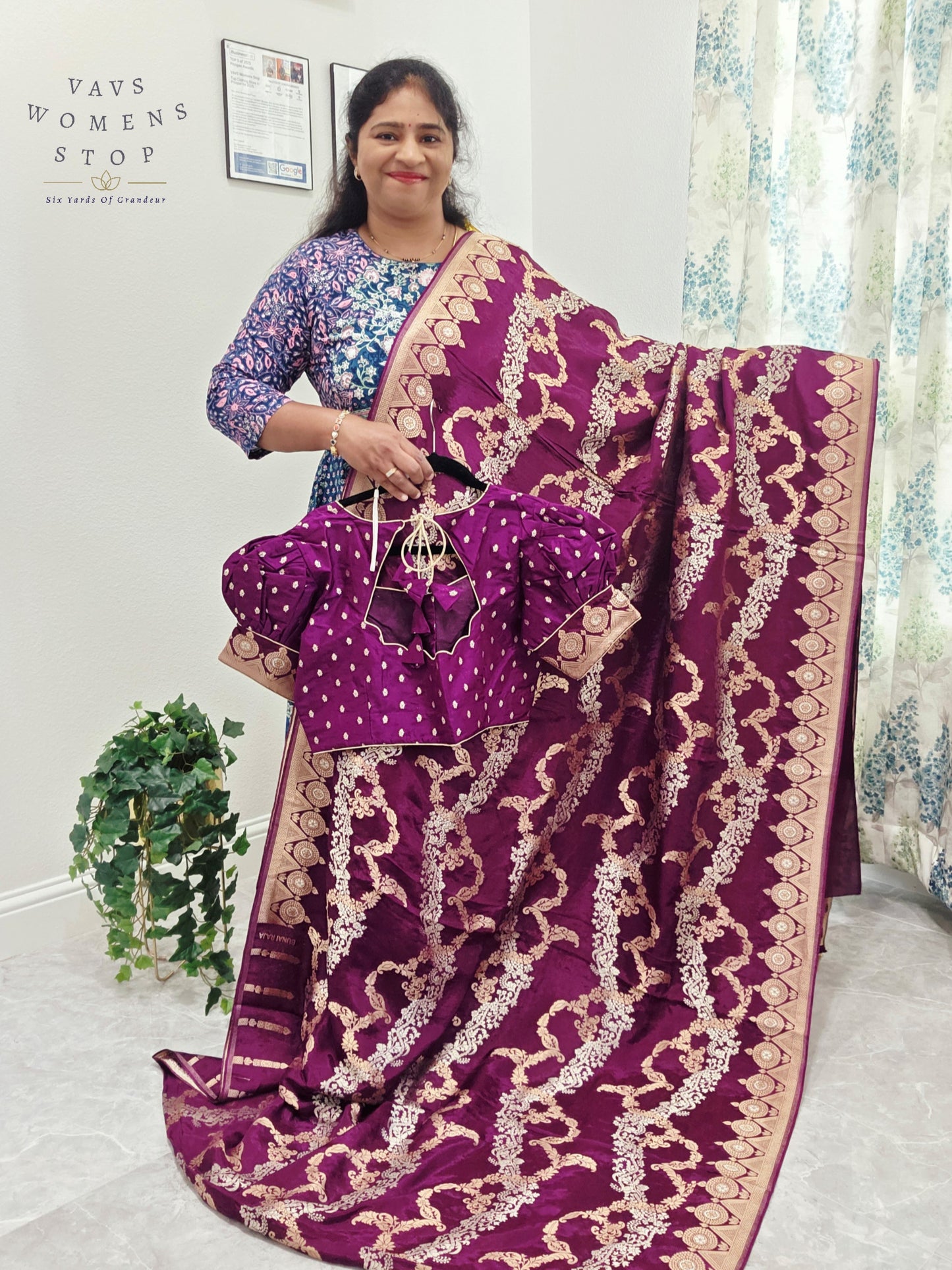 Munga Crepe Satin Silk Saree - Benarasi Blouse