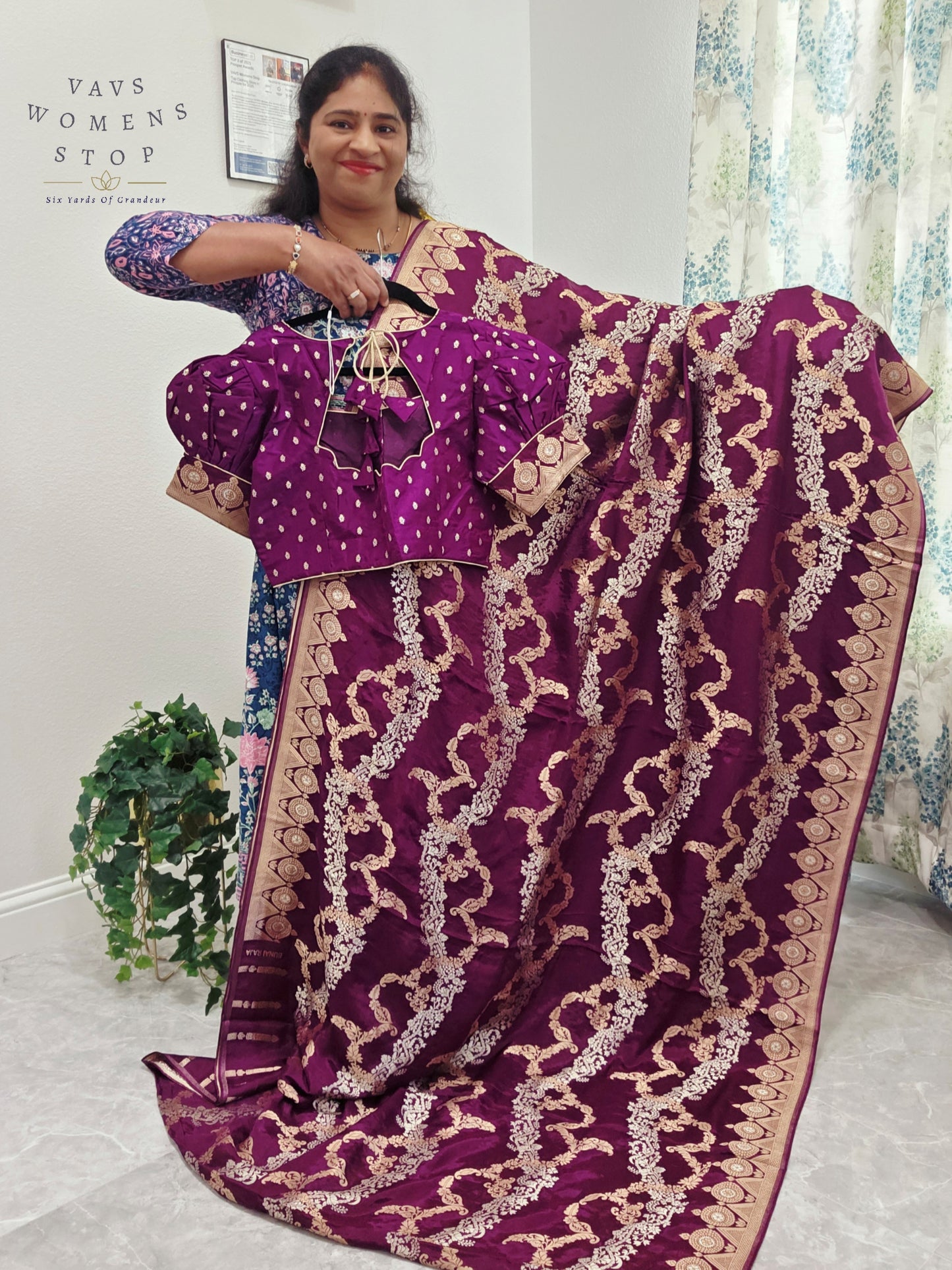 Munga Crepe Satin Silk Saree - Benarasi Blouse