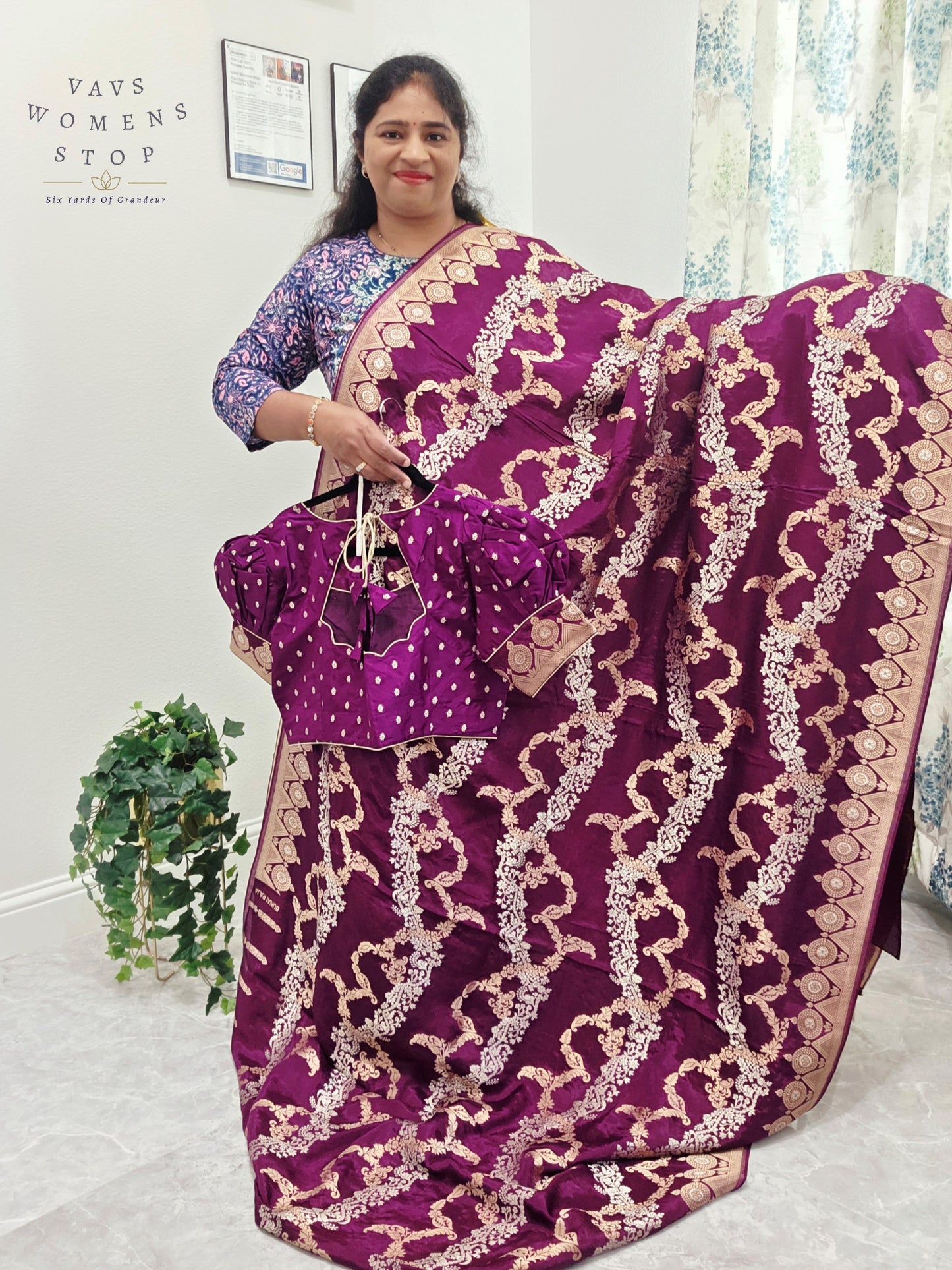 Munga Crepe Satin Silk Saree - Benarasi Blouse