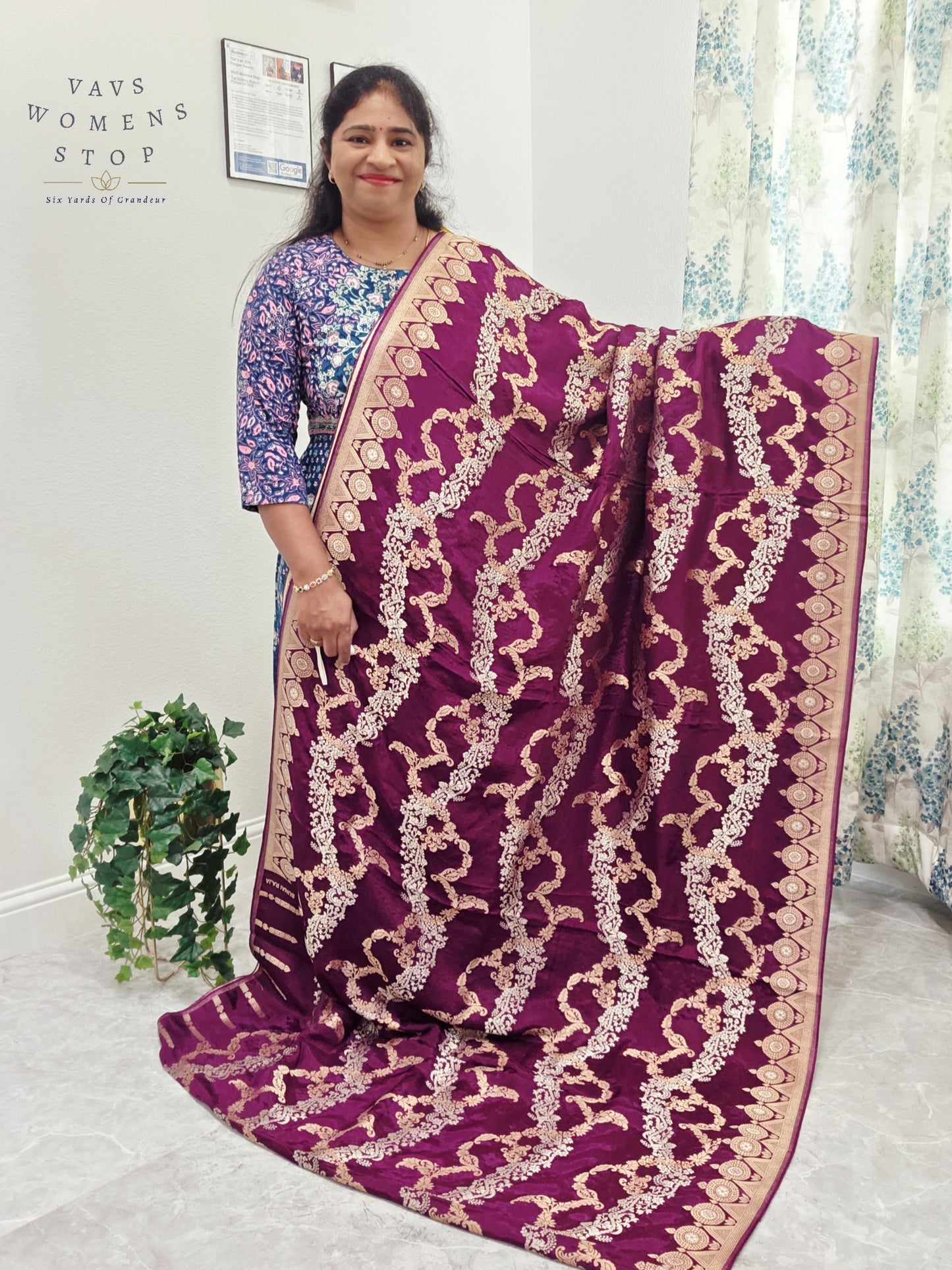 Munga Crepe Satin Silk Saree - Benarasi Blouse