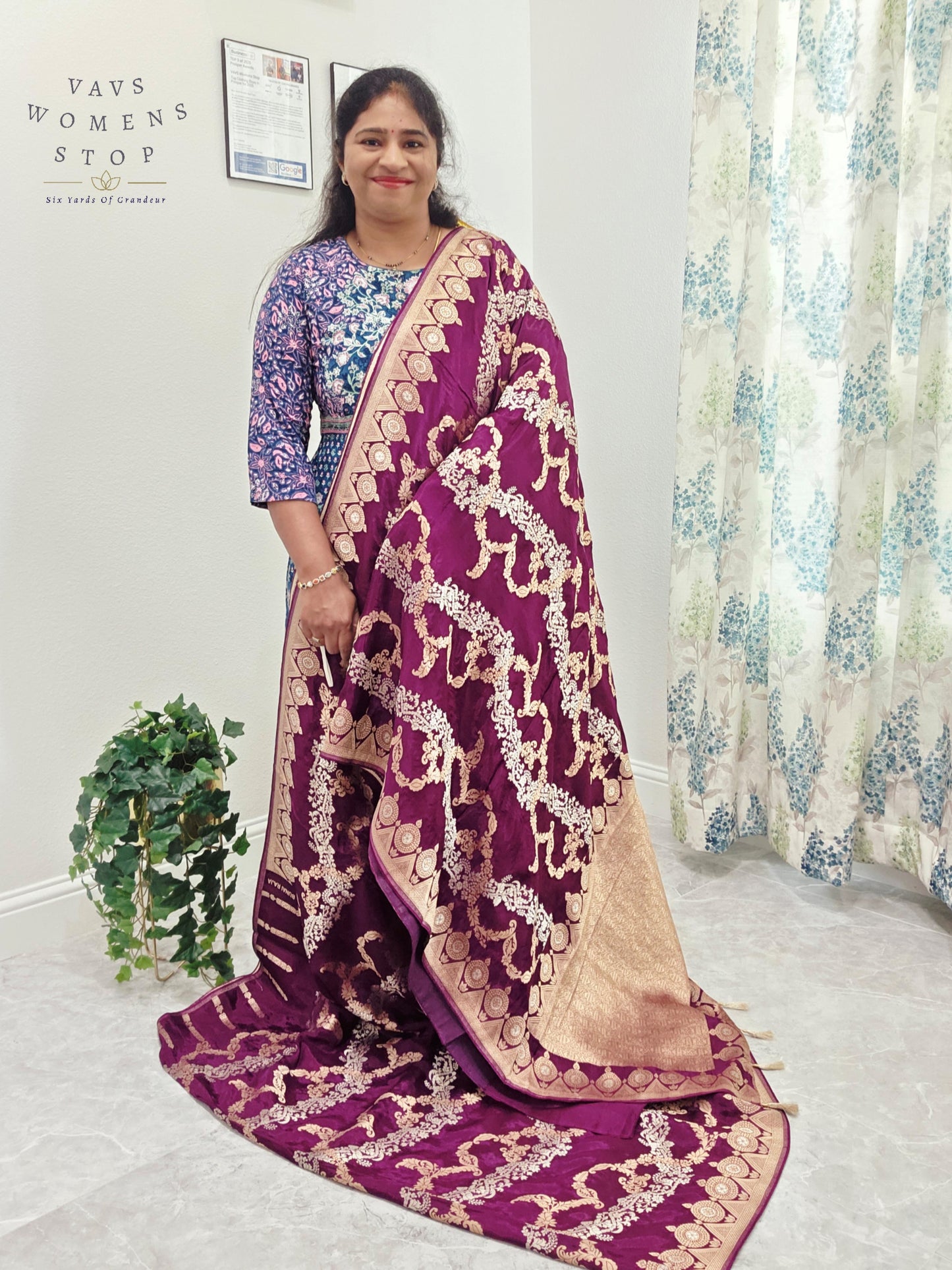 Munga Crepe Satin Silk Saree - Benarasi Blouse