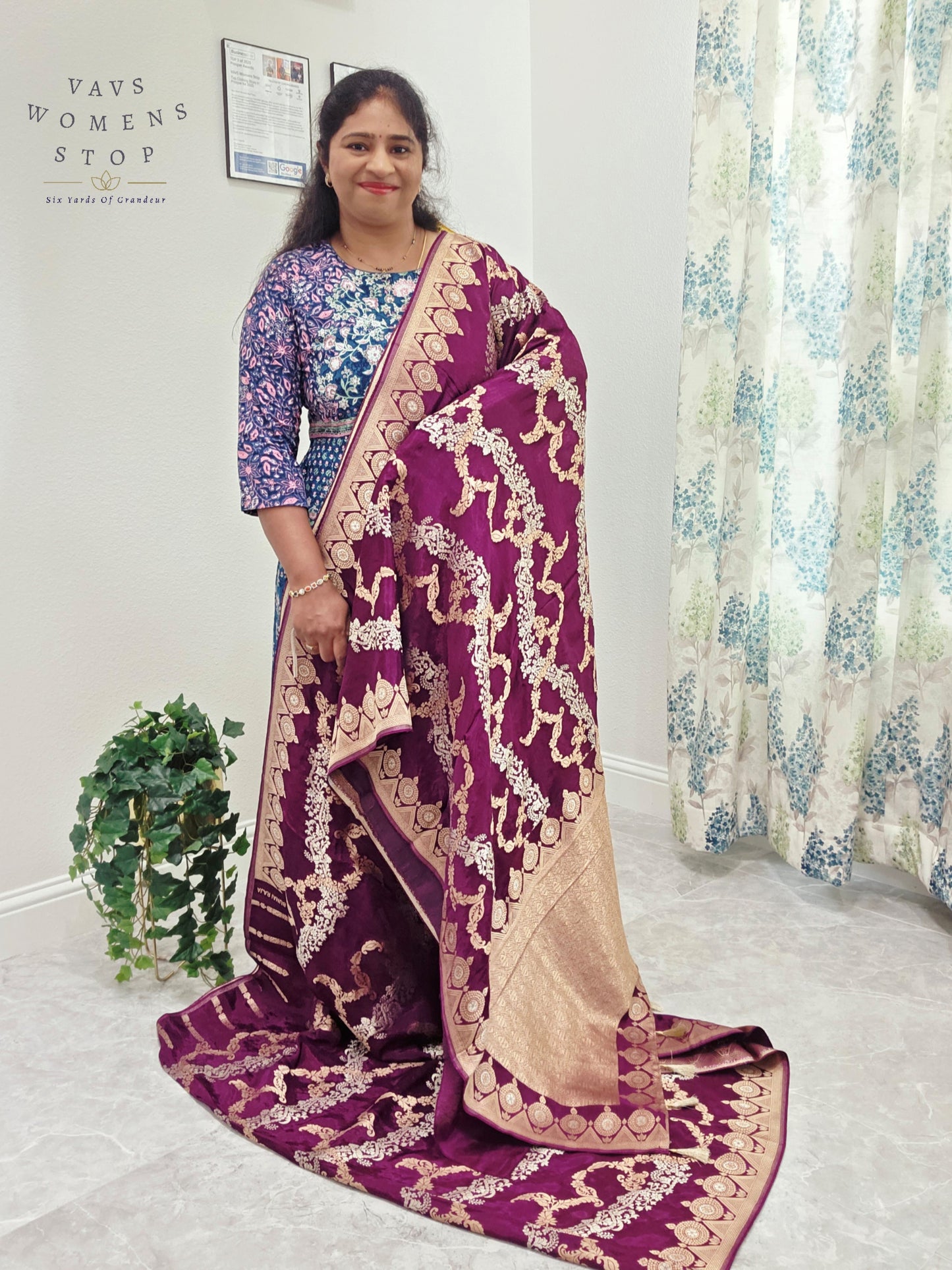 Munga Crepe Satin Silk Saree - Benarasi Blouse