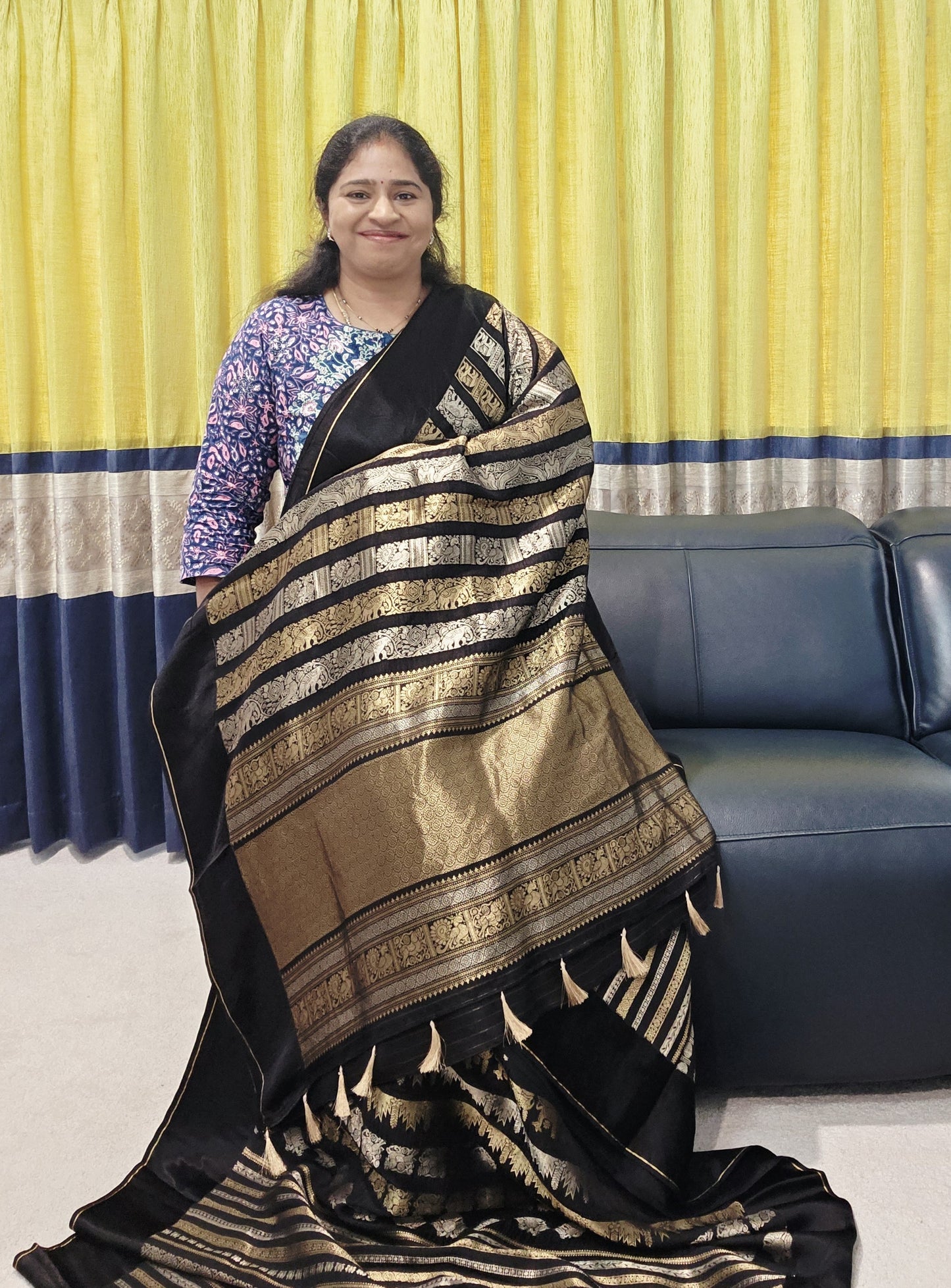 Nita Ambani Inspired Mashru Crepe Silk Benarasi Saree - Blouse