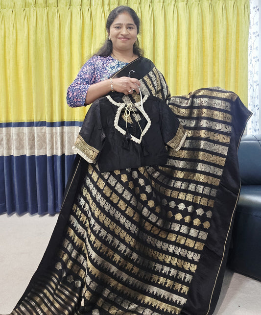 Nita Ambani Inspired Mashru Crepe Silk Benarasi Saree - Blouse