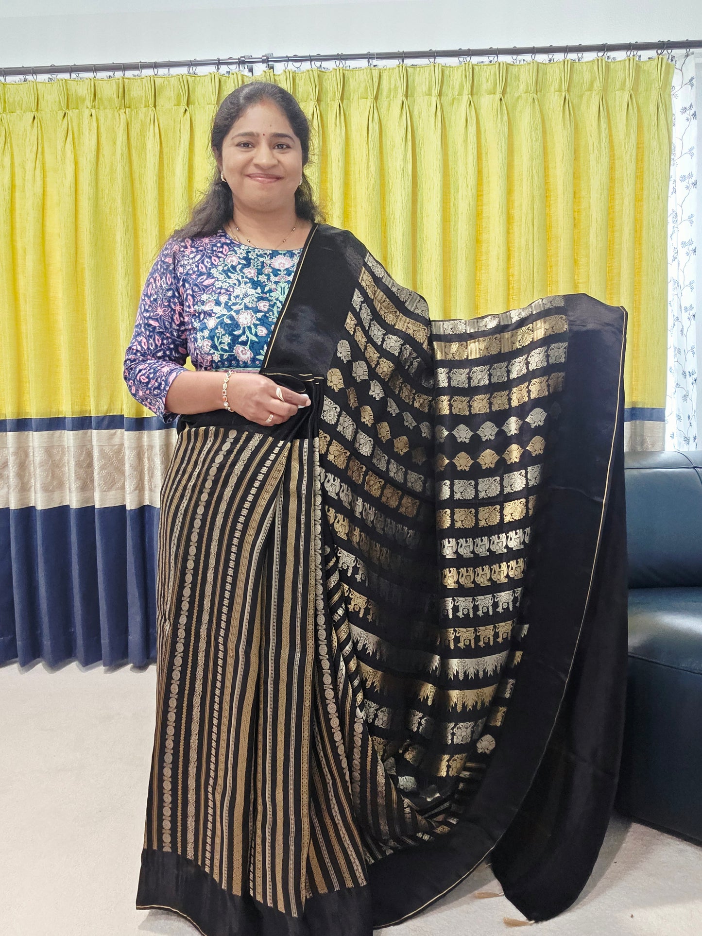 Nita Ambani Inspired Mashru Crepe Silk Benarasi Saree - Blouse