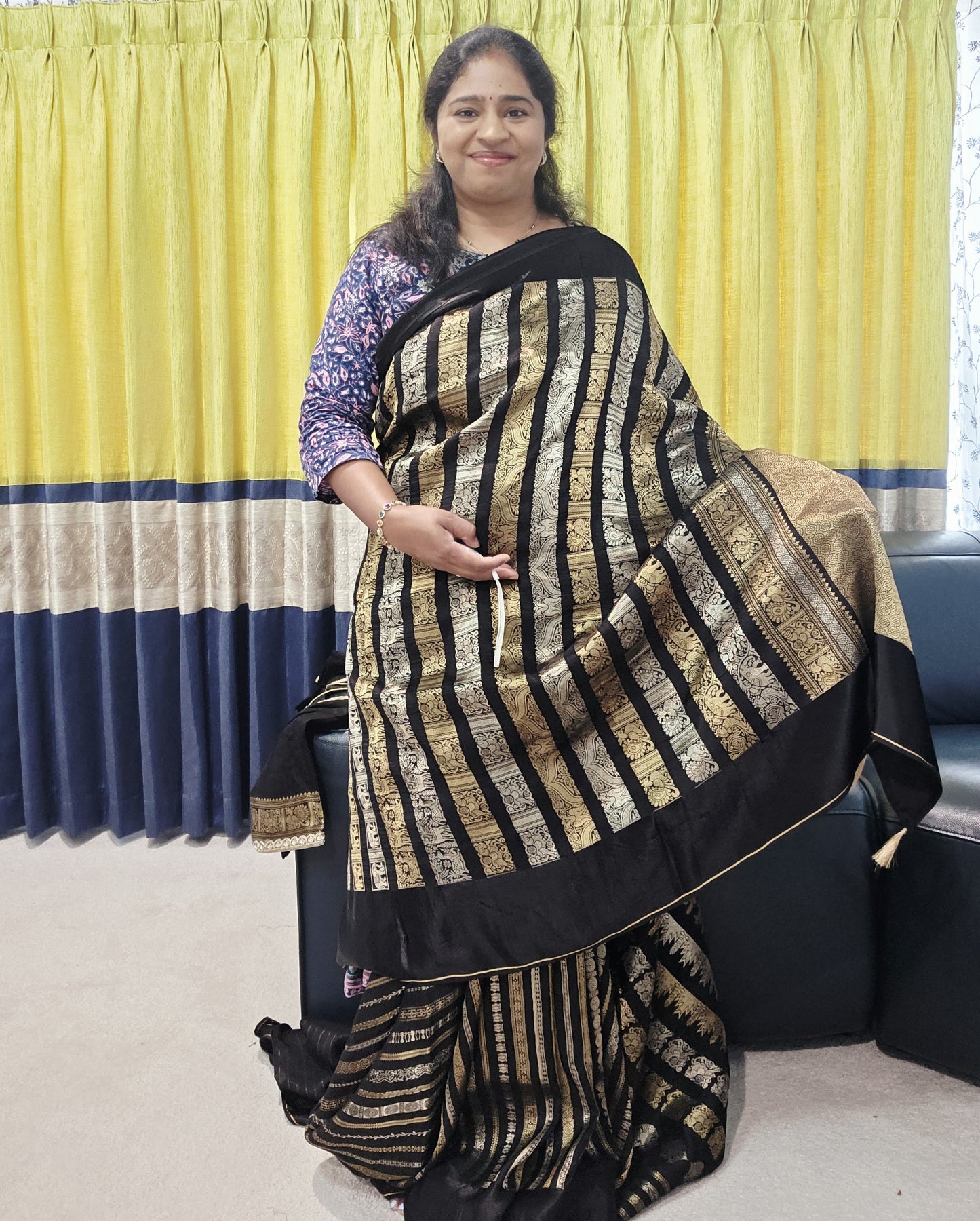 Nita Ambani Inspired Mashru Crepe Silk Benarasi Saree - Blouse