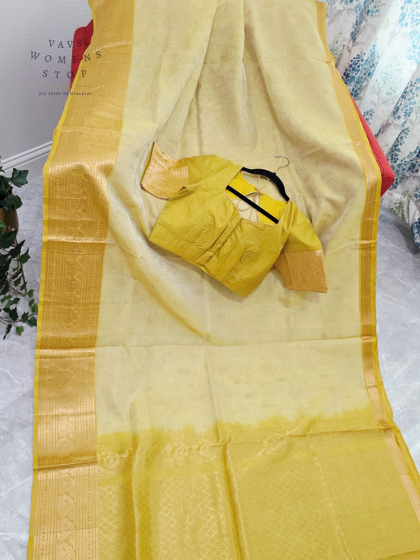 Pistachio Green Mangalagiri Pattu Silk Cotton Handloom Saree with Lime Gold Zari Border & Designer Stitched Blouse