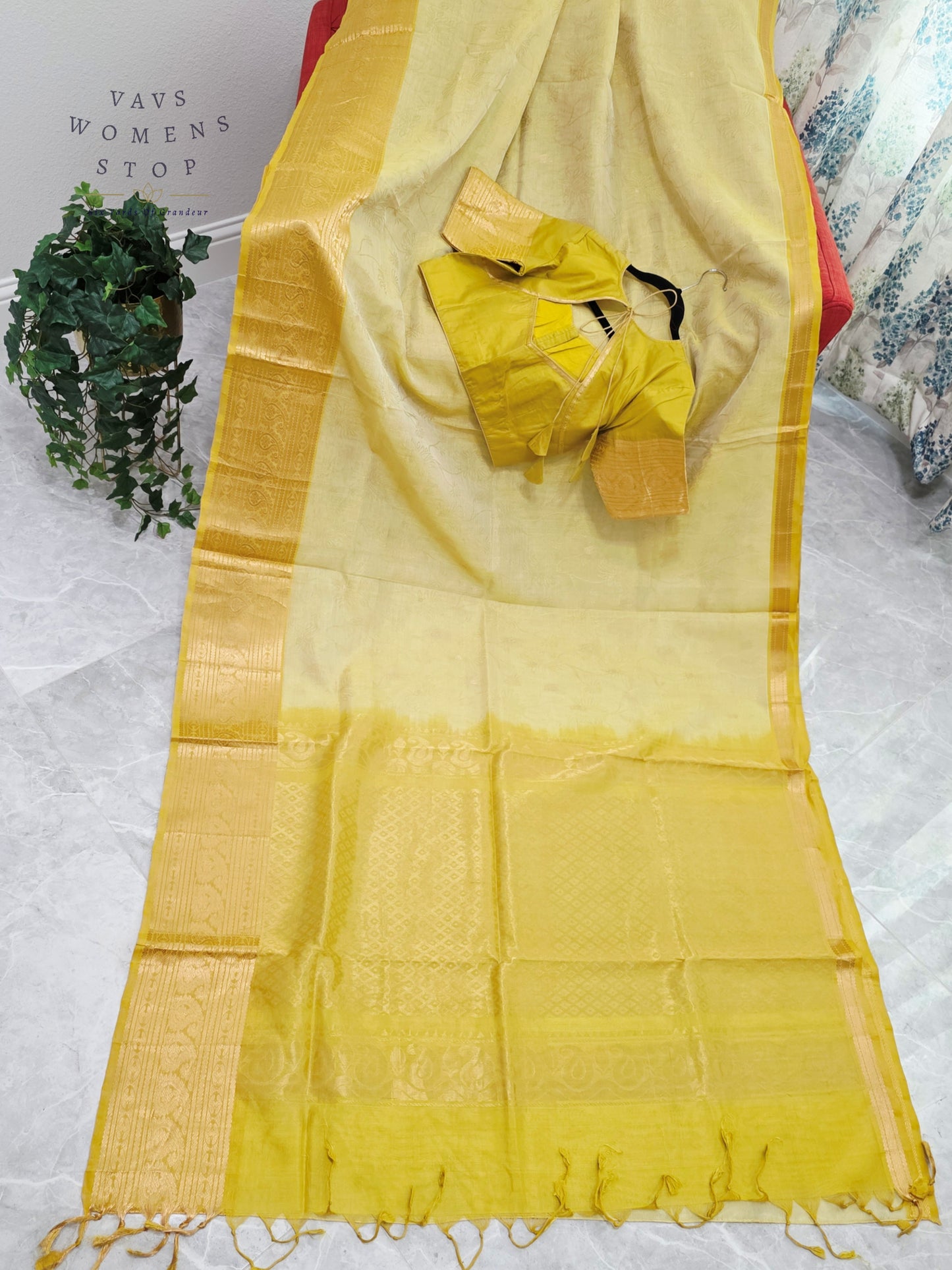 Pistachio Green Mangalagiri Pattu Silk Cotton Handloom Saree with Lime Gold Zari Border & Designer Stitched Blouse