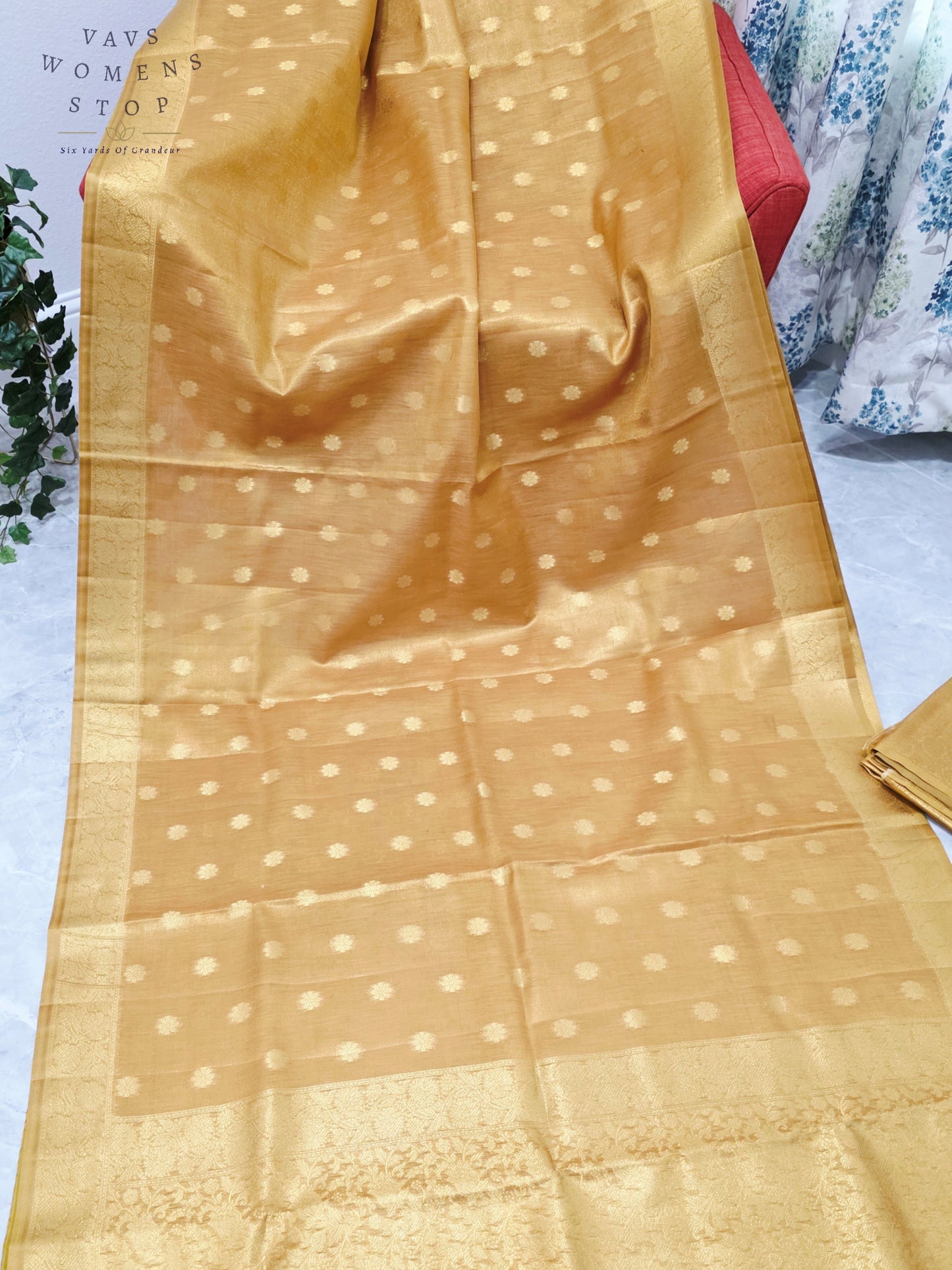 Royal Antique Gold Jute Tissue Saree with Floral Zari Pallu & Unstitched Blouse Piece