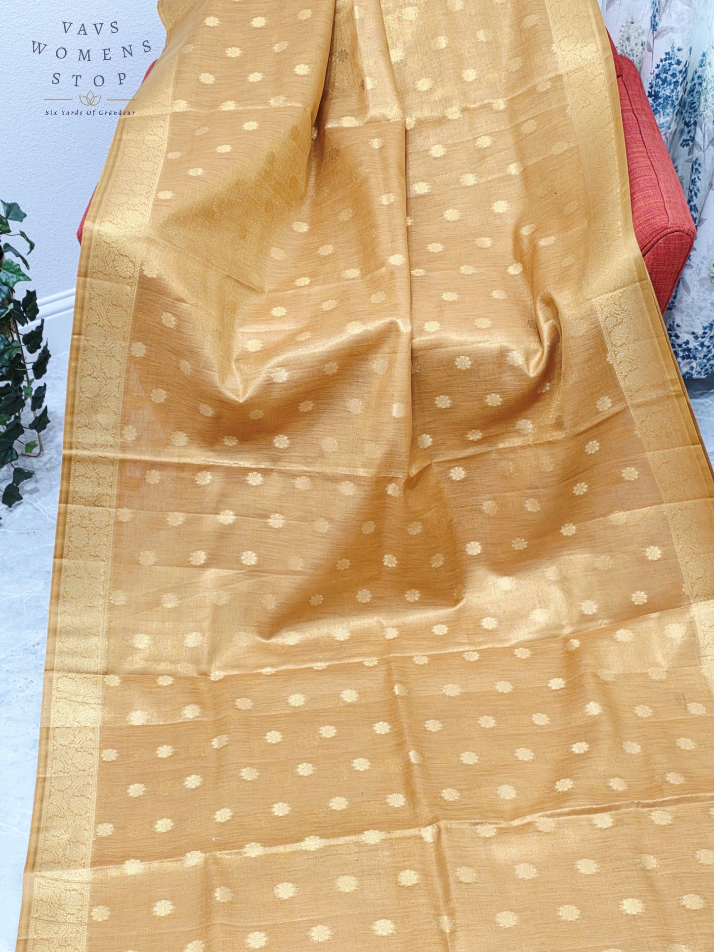 Royal Antique Gold Jute Tissue Saree with Floral Zari Pallu & Unstitched Blouse Piece