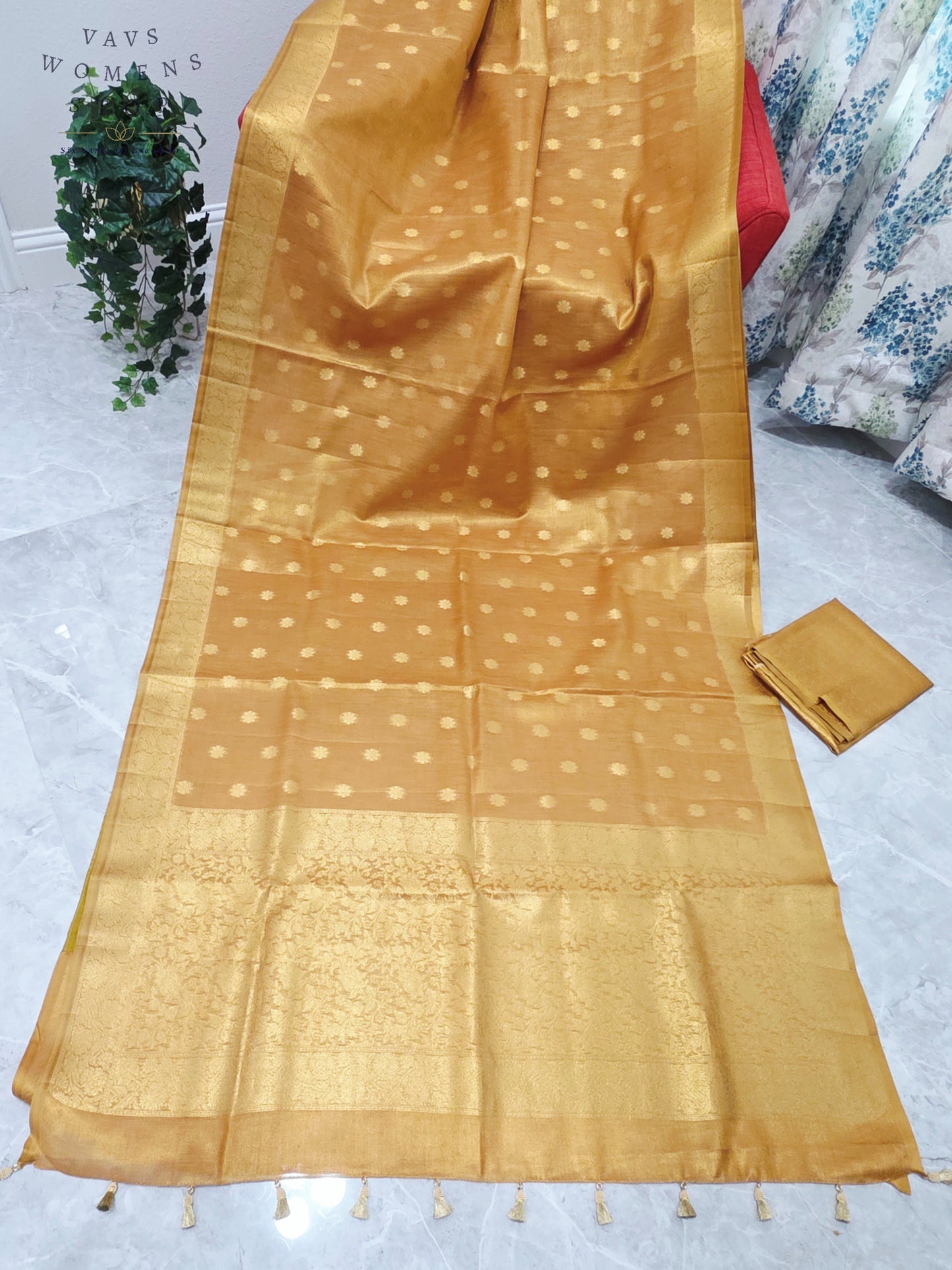 Royal Antique Gold Jute Tissue Saree with Floral Zari Pallu & Unstitched Blouse Piece