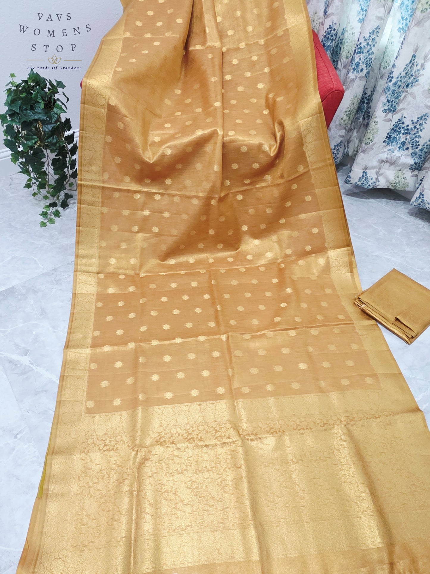 Royal Antique Gold Jute Tissue Saree with Floral Zari Pallu & Unstitched Blouse Piece
