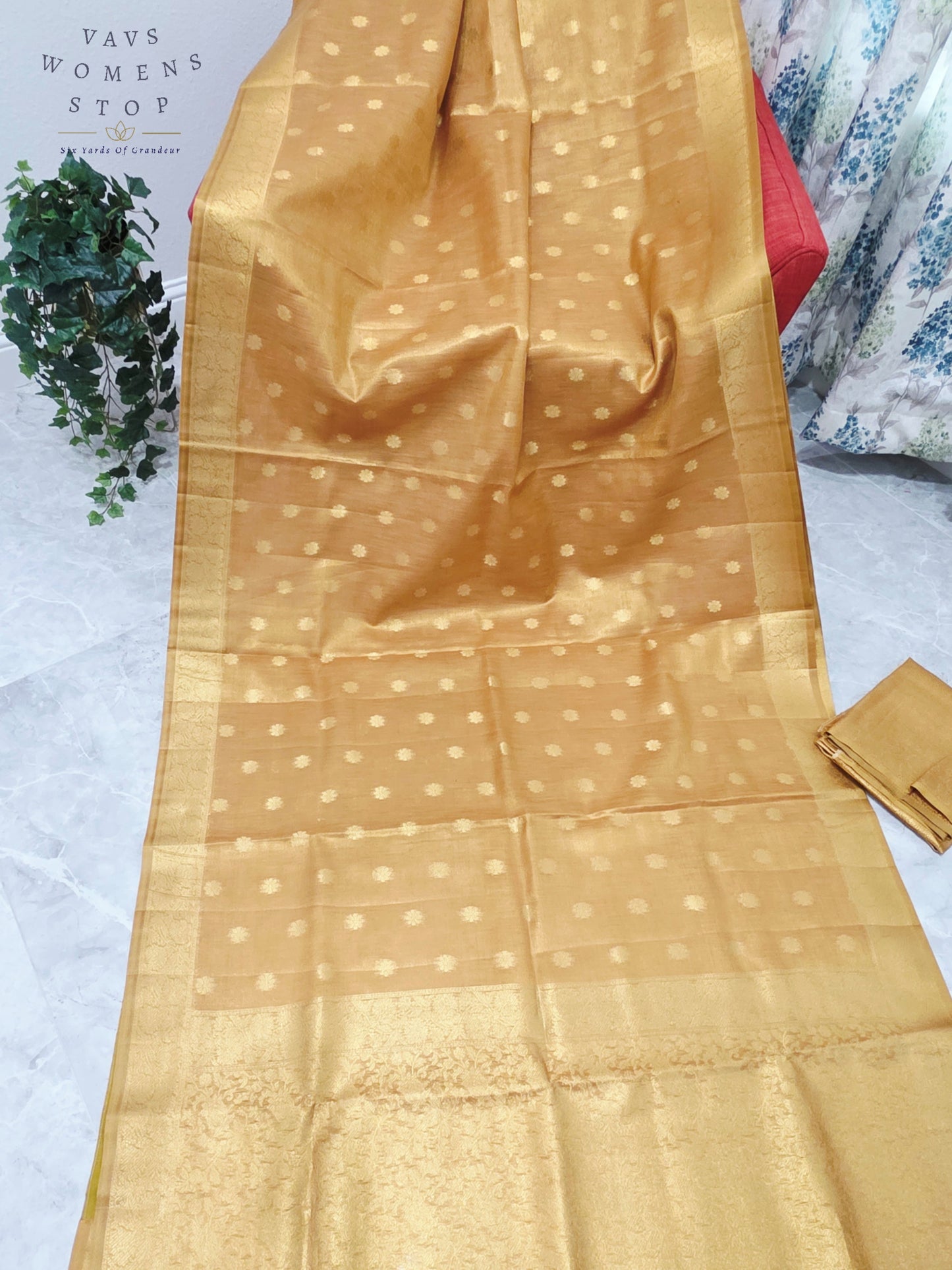 Royal Antique Gold Jute Tissue Saree with Floral Zari Pallu & Unstitched Blouse Piece