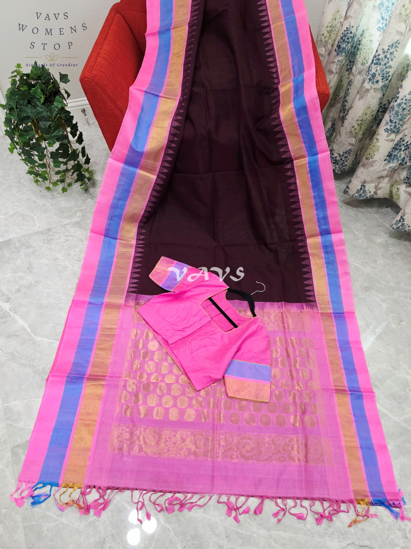 Royal Cocoa Brown Pure Kuppadam Pattu Silk Cotton Temple Border Saree with Candy Pink & Cornflower Blue Border Stitched Blouse