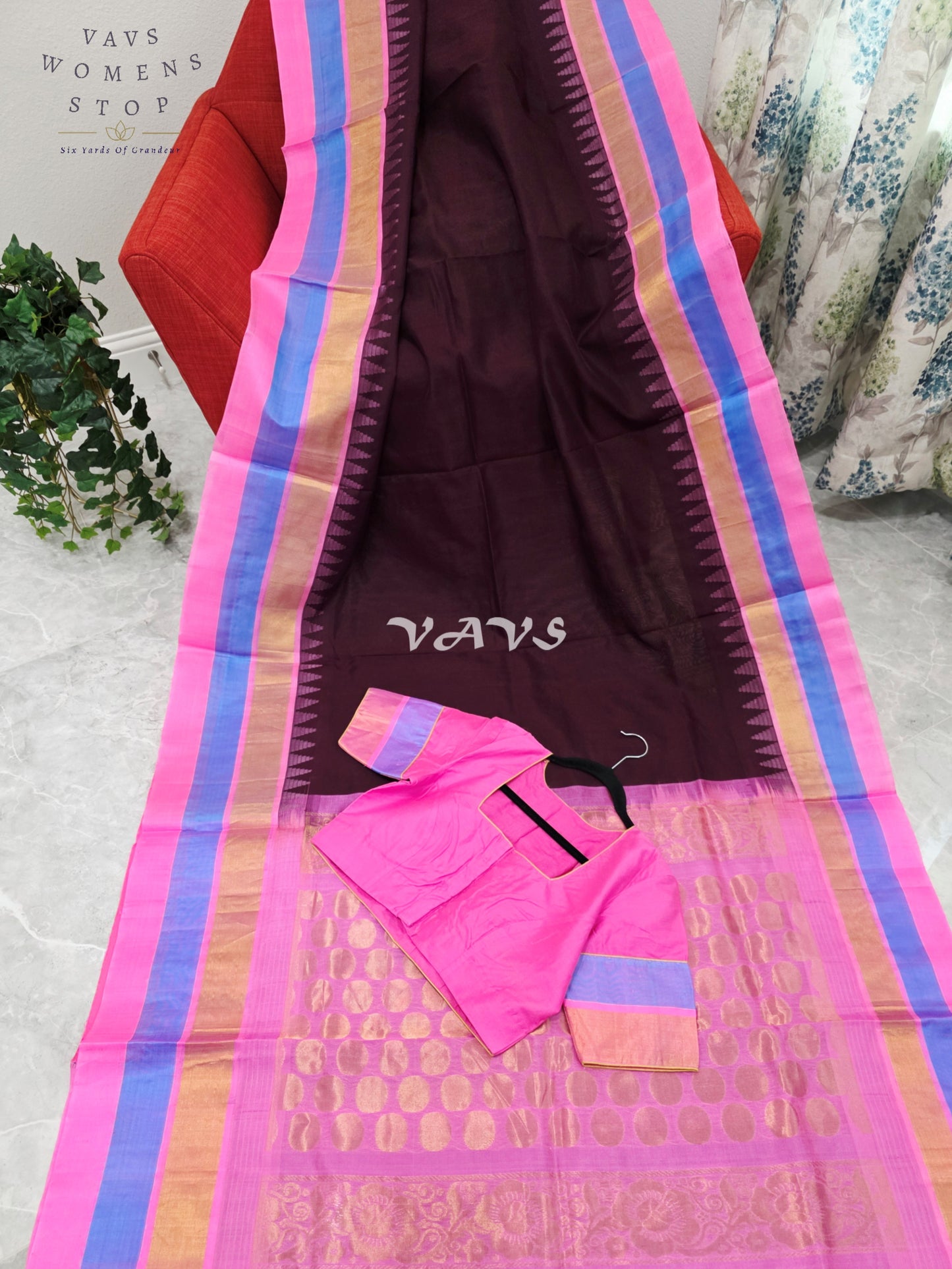 Royal Cocoa Brown Pure Kuppadam Pattu Silk Cotton Temple Border Saree with Candy Pink & Cornflower Blue Border Stitched Blouse