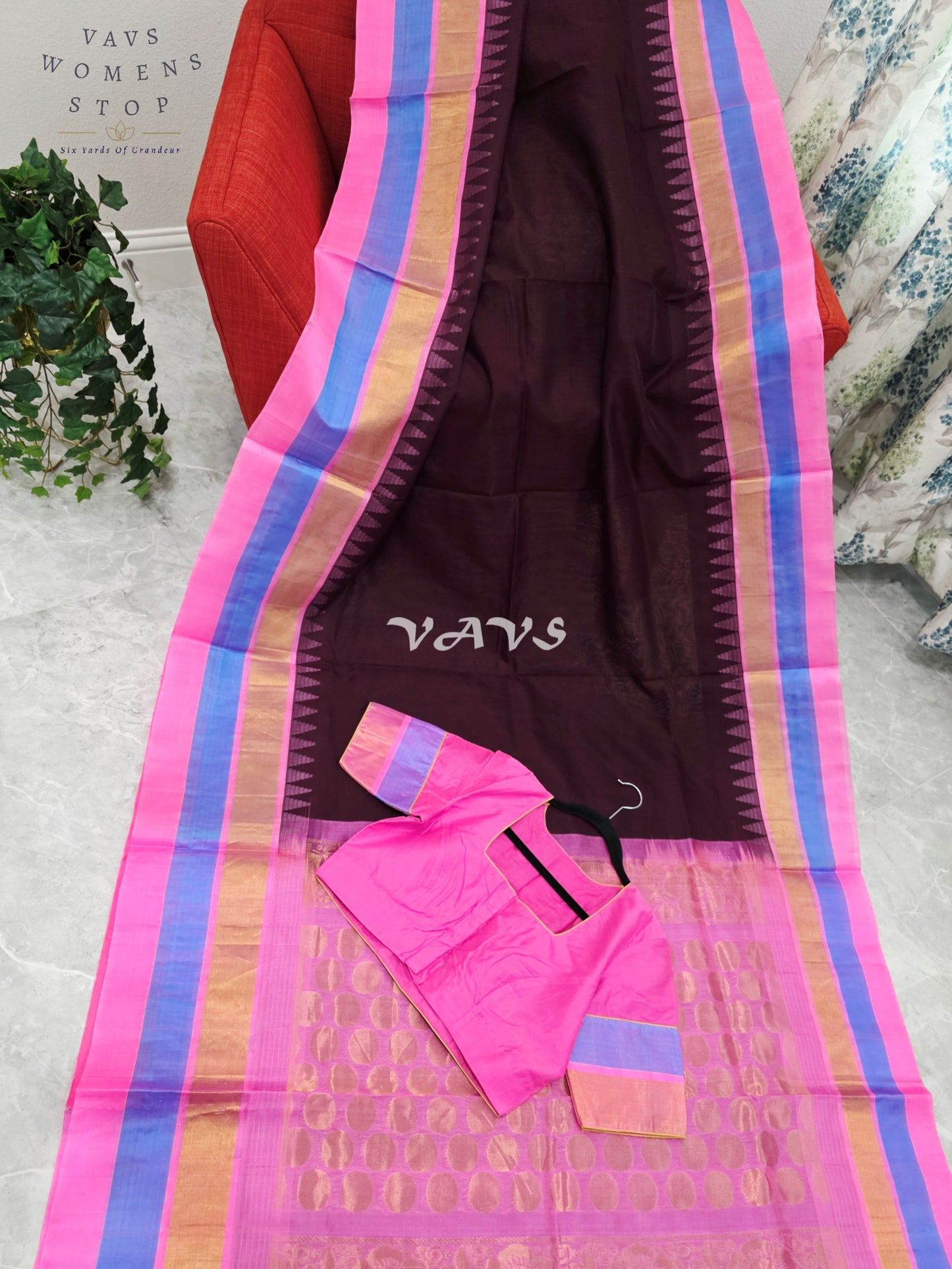 Royal Cocoa Brown Pure Kuppadam Pattu Silk Cotton Temple Border Saree with Candy Pink & Cornflower Blue Border Stitched Blouse