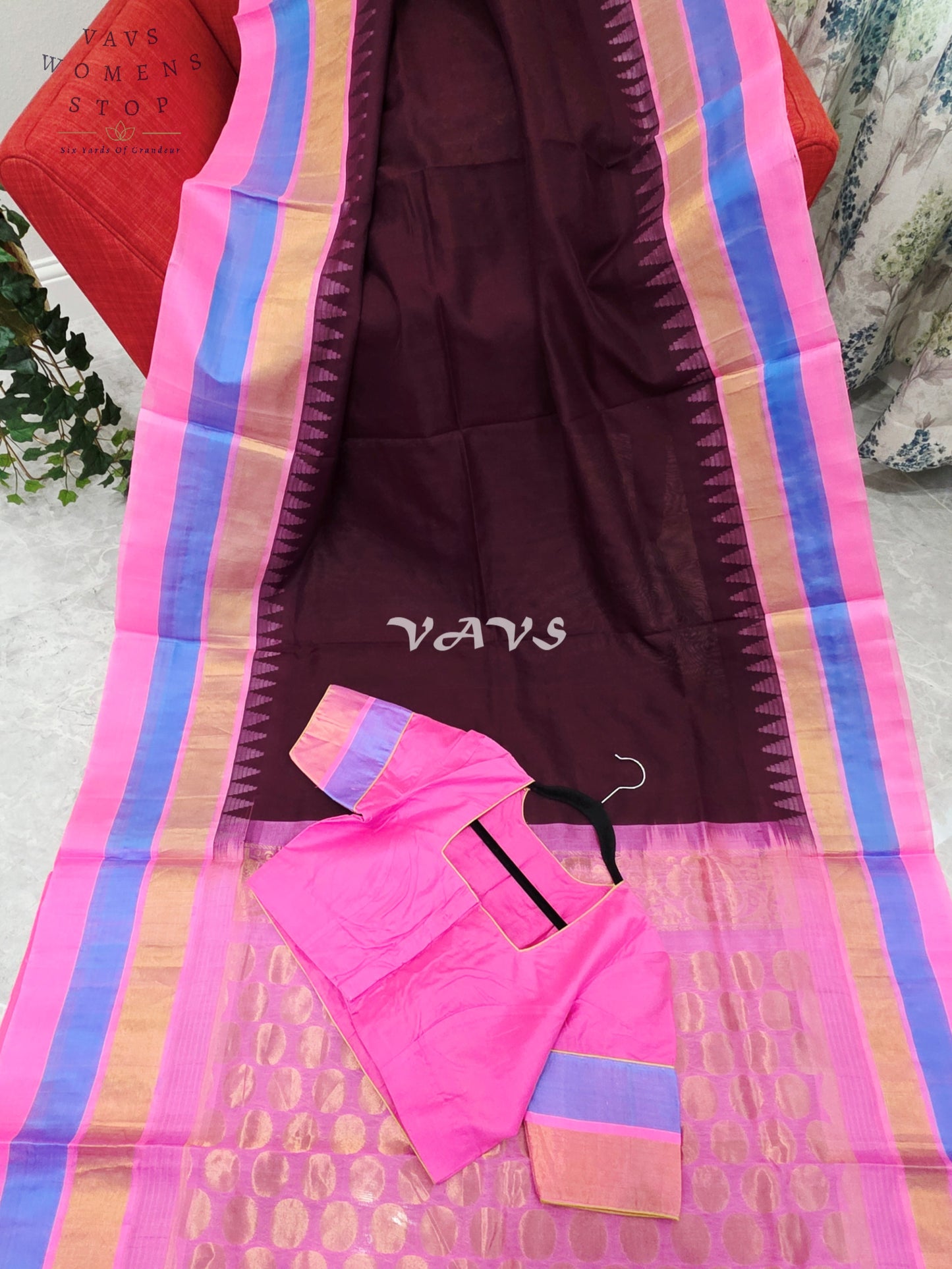 Royal Cocoa Brown Pure Kuppadam Pattu Silk Cotton Temple Border Saree with Candy Pink & Cornflower Blue Border Stitched Blouse