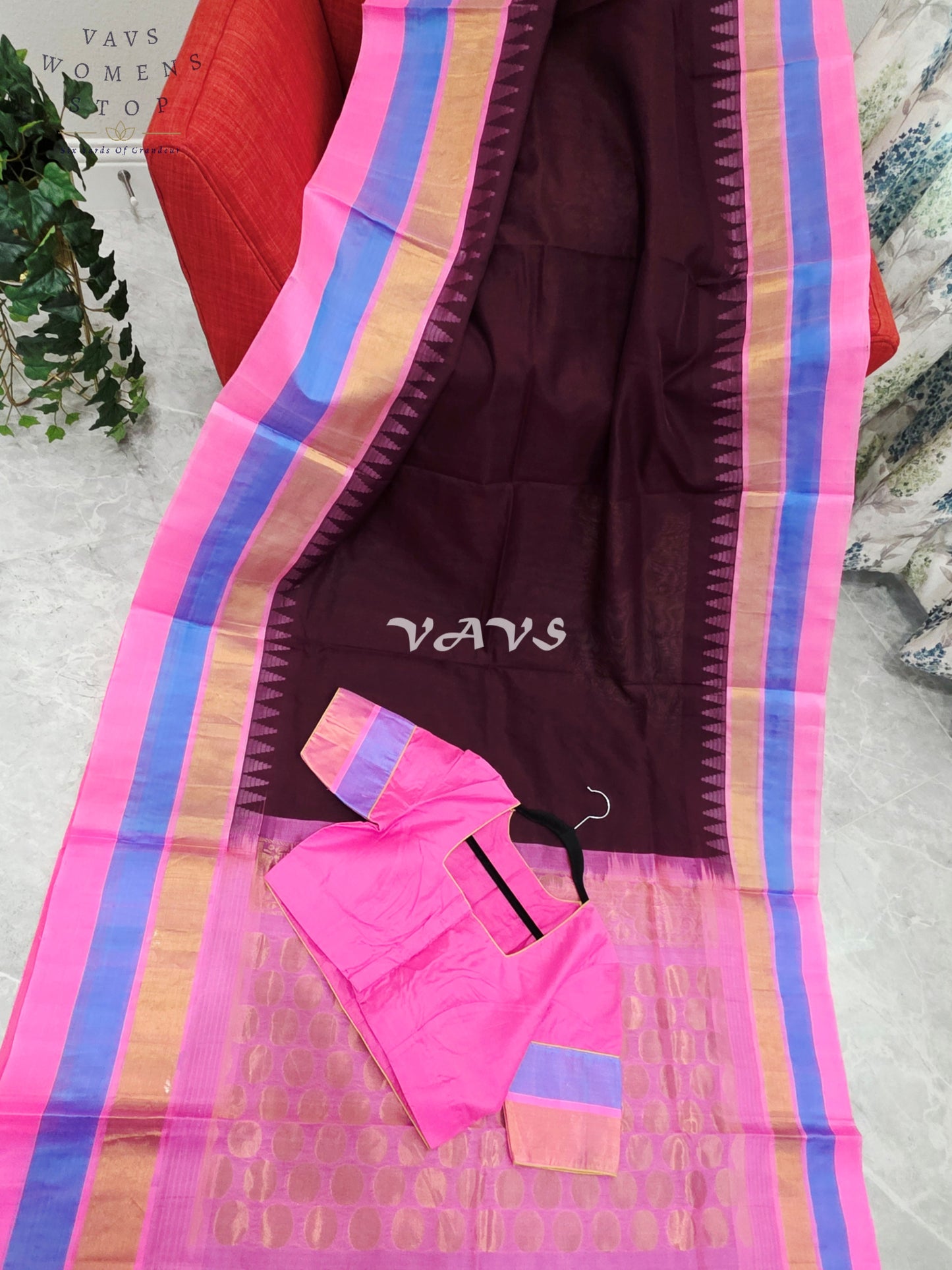 Royal Cocoa Brown Pure Kuppadam Pattu Silk Cotton Temple Border Saree with Candy Pink & Cornflower Blue Border Stitched Blouse