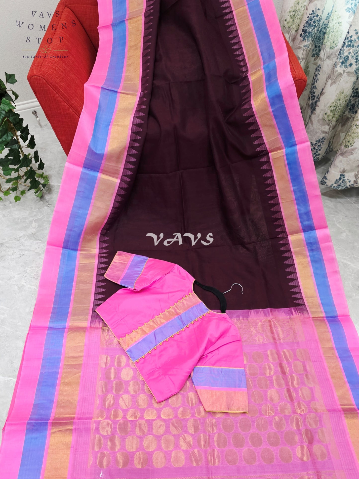 Royal Cocoa Brown Pure Kuppadam Pattu Silk Cotton Temple Border Saree with Candy Pink & Cornflower Blue Border Stitched Blouse