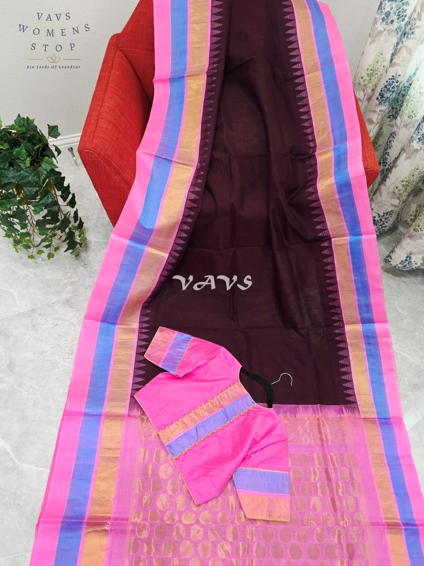 Royal Cocoa Brown Pure Kuppadam Pattu Silk Cotton Temple Border Saree with Candy Pink & Cornflower Blue Border Stitched Blouse