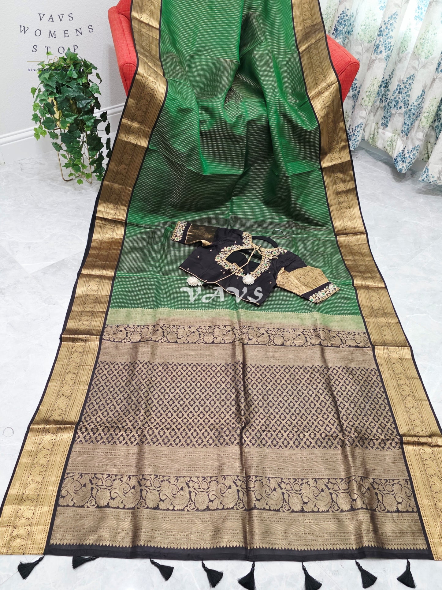 Royal Emerald Green Pure Kanchi Soft Silk Saree with Dark Cocoa Brown & Antique Gold Zari Border and Maggam Blouse Size 36–42