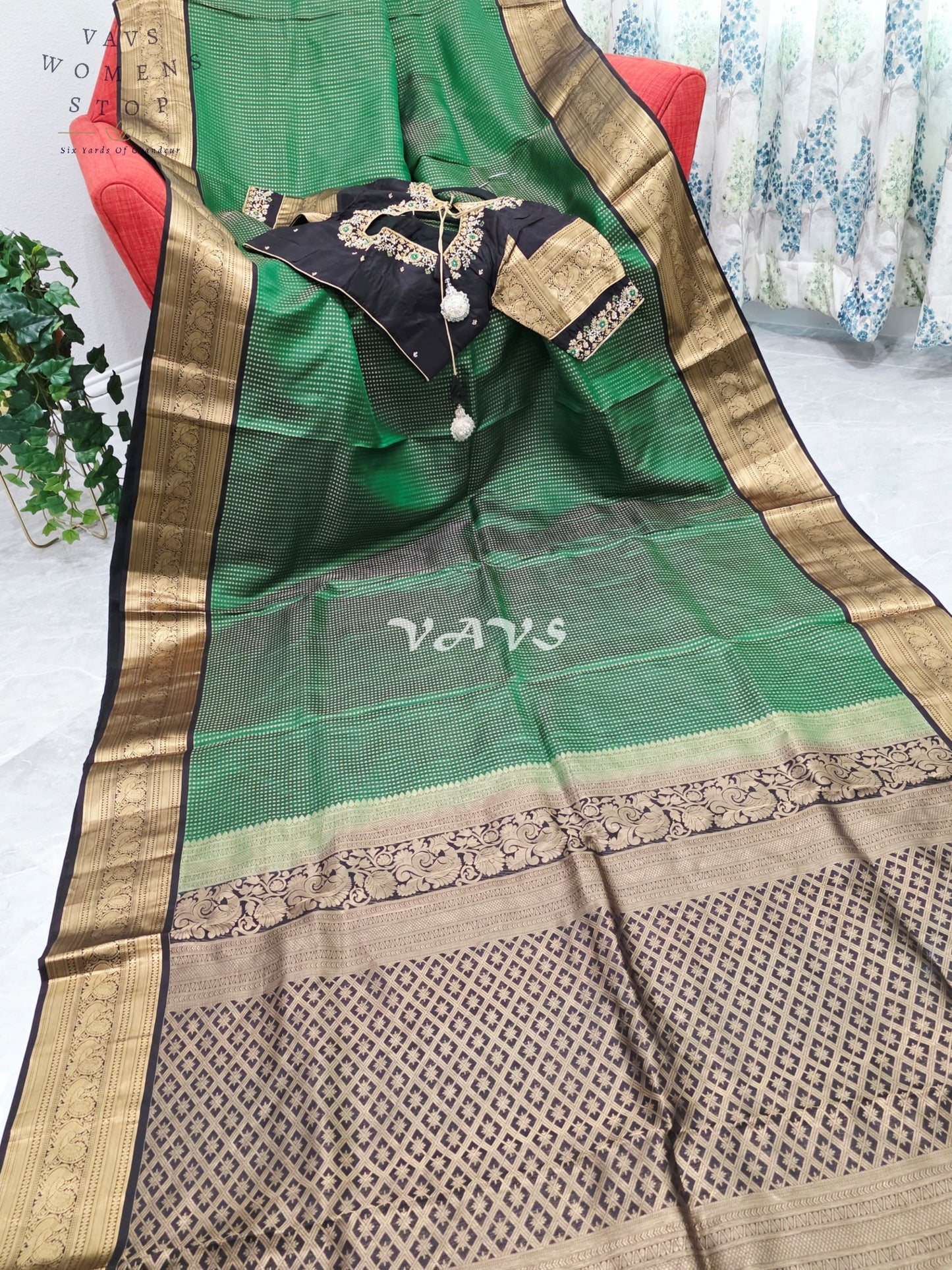 Royal Emerald Green Pure Kanchi Soft Silk Saree with Dark Cocoa Brown & Antique Gold Zari Border and Maggam Blouse Size 36–42