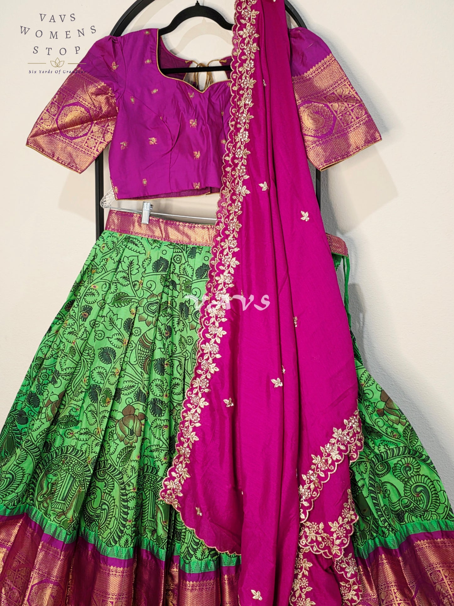 Royal Emerald Green Floral Semi Gadwal Lehenga Set with Rani Pink Chinon Chiffon Dupatta & Blouse Size 40–46