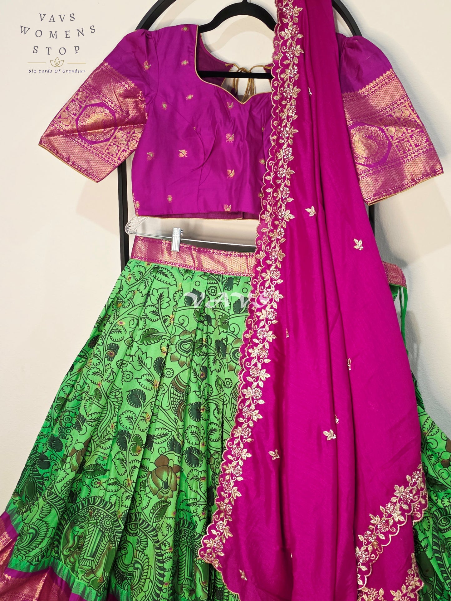 Royal Emerald Green Floral Semi Gadwal Lehenga Set with Rani Pink Chinon Chiffon Dupatta & Blouse Size 40–46