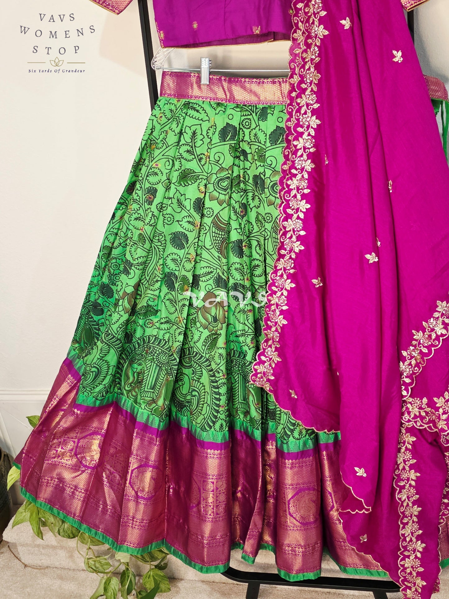 Royal Emerald Green Floral Semi Gadwal Lehenga Set with Rani Pink Chinon Chiffon Dupatta & Blouse Size 40–46