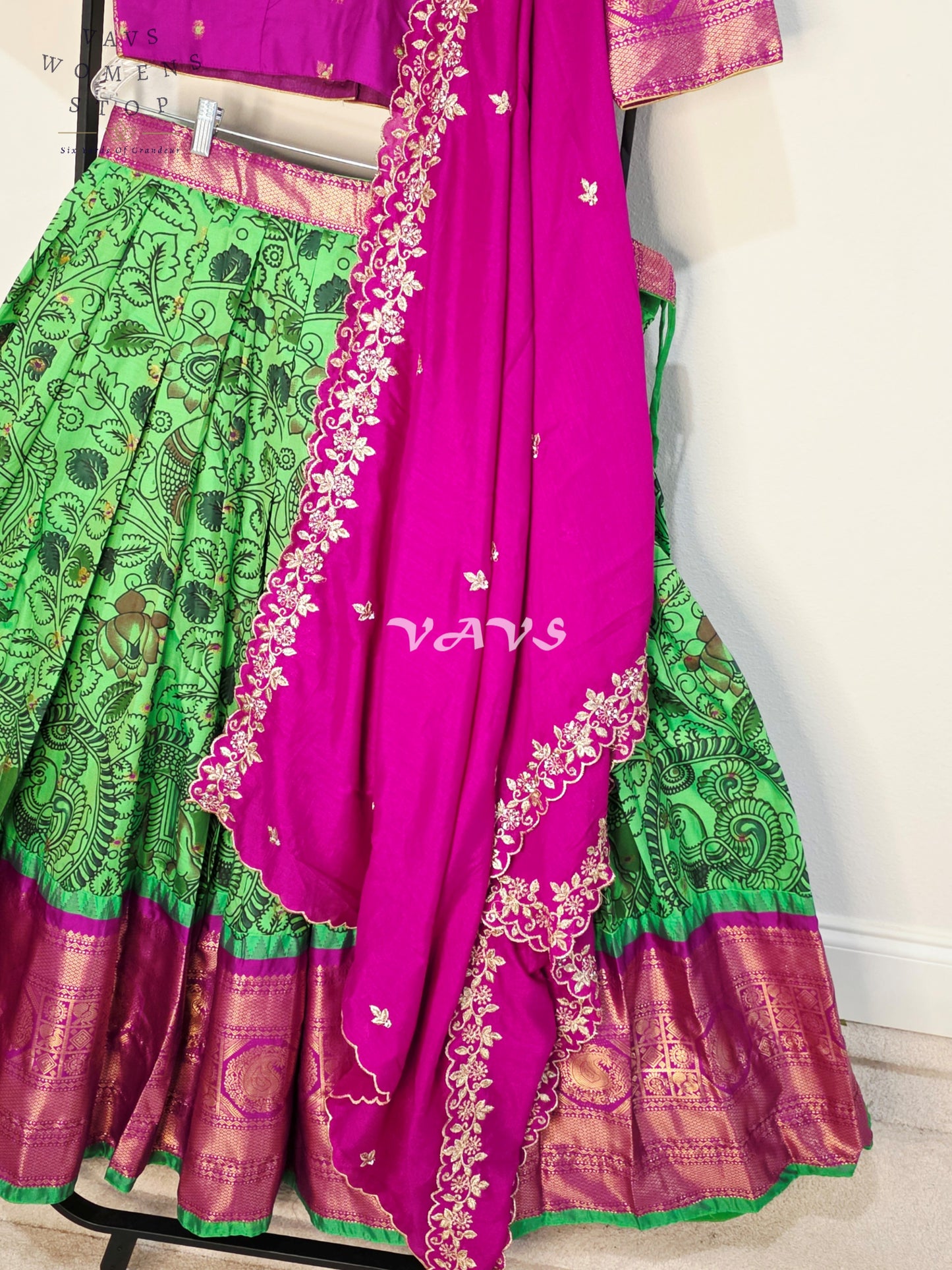 Royal Emerald Green Floral Semi Gadwal Lehenga Set with Rani Pink Chinon Chiffon Dupatta & Blouse Size 40–46
