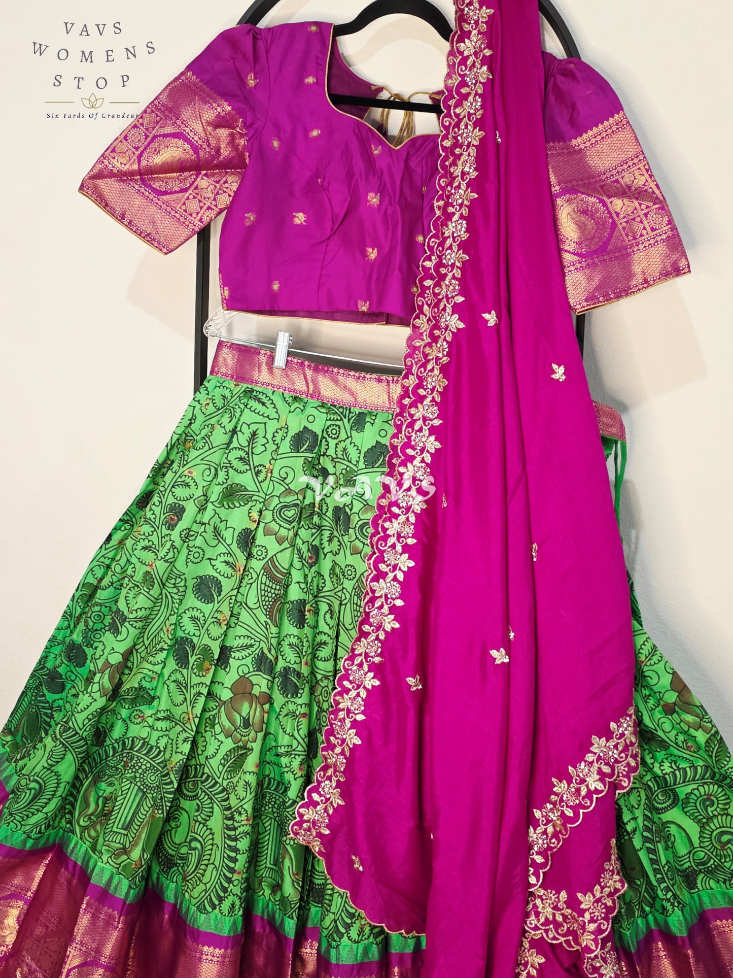 Royal Emerald Green Floral Semi Gadwal Lehenga Set with Rani Pink Chinon Chiffon Dupatta & Blouse Size 40–46