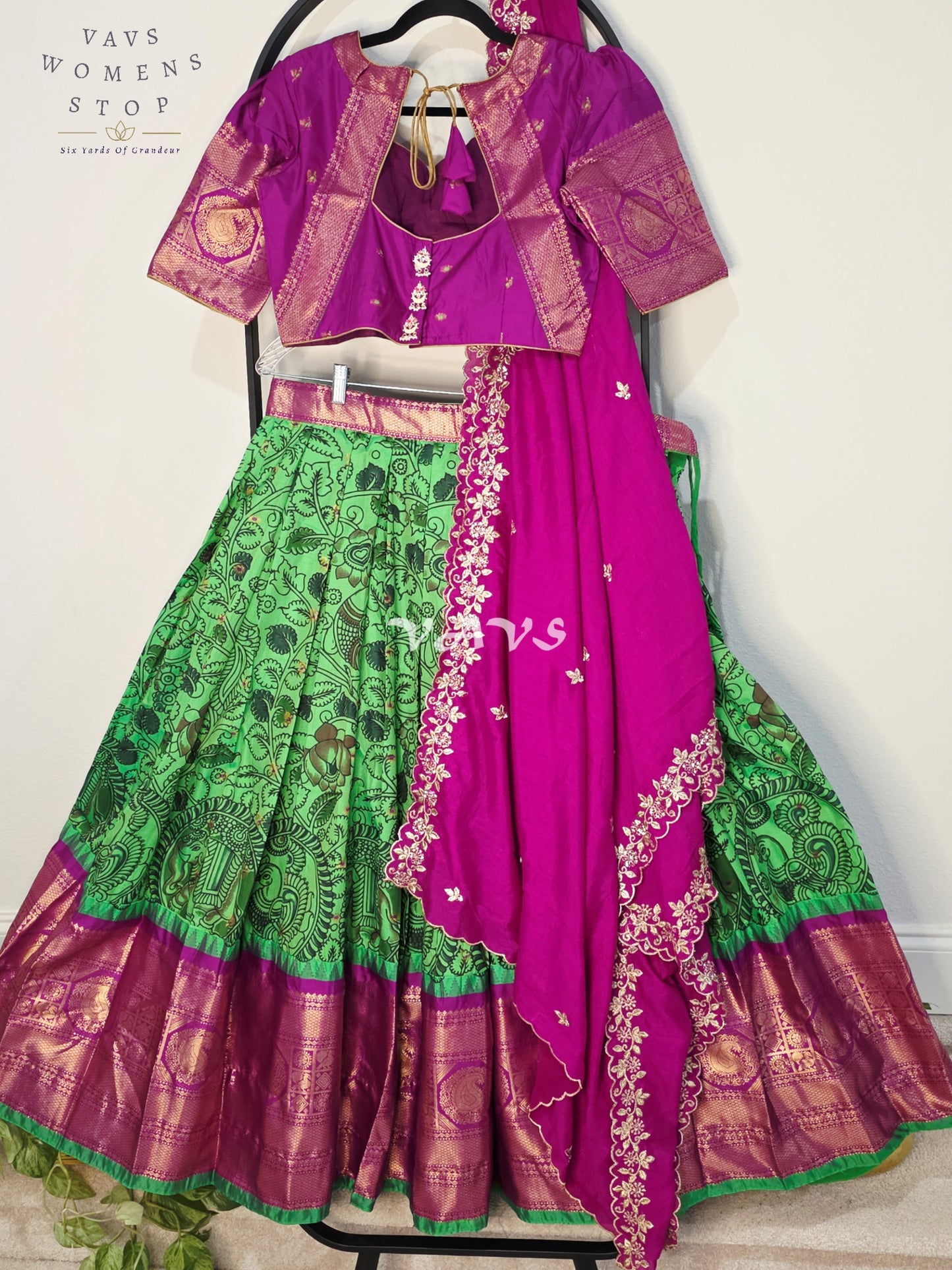 Royal Emerald Green Floral Semi Gadwal Lehenga Set with Rani Pink Chinon Chiffon Dupatta & Blouse Size 40–46