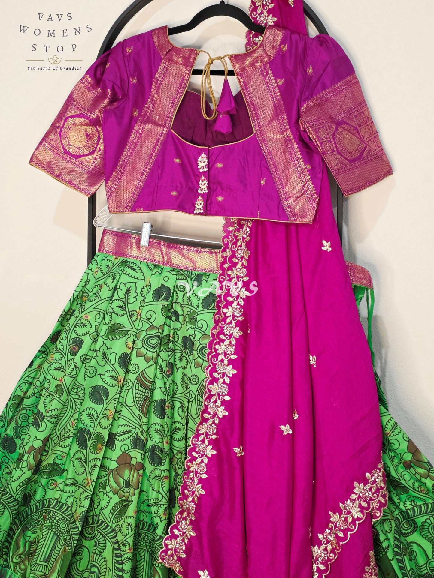 Royal Emerald Green Floral Semi Gadwal Lehenga Set with Rani Pink Chinon Chiffon Dupatta & Blouse Size 40–46