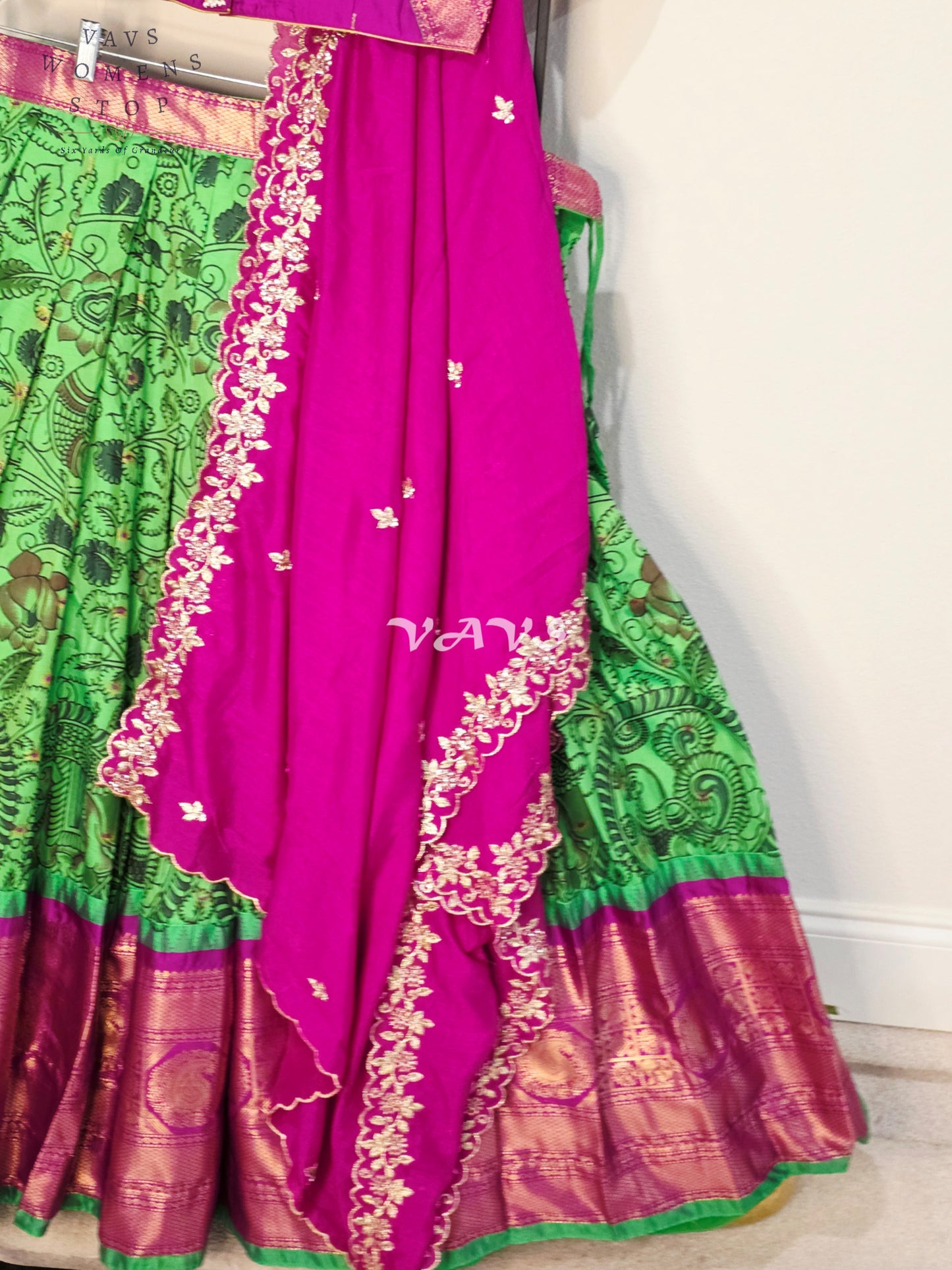 Royal Emerald Green Floral Semi Gadwal Lehenga Set with Rani Pink Chinon Chiffon Dupatta & Blouse Size 40–46