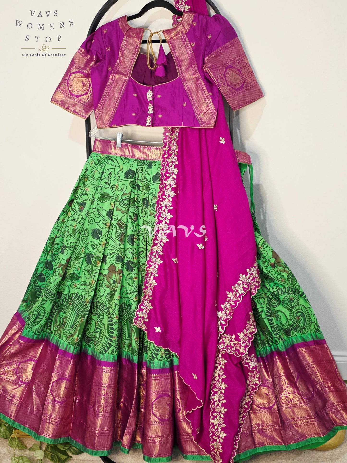 Royal Emerald Green Floral Semi Gadwal Lehenga Set with Rani Pink Chinon Chiffon Dupatta & Blouse Size 40–46