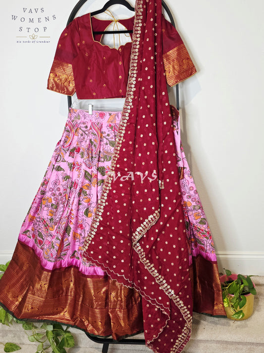 Royal Rose Blush Kalamkari Semi Gadwal Lehenga Set with Deep Wine Chinon Chiffon Dupatta & Blouse Size 38–44