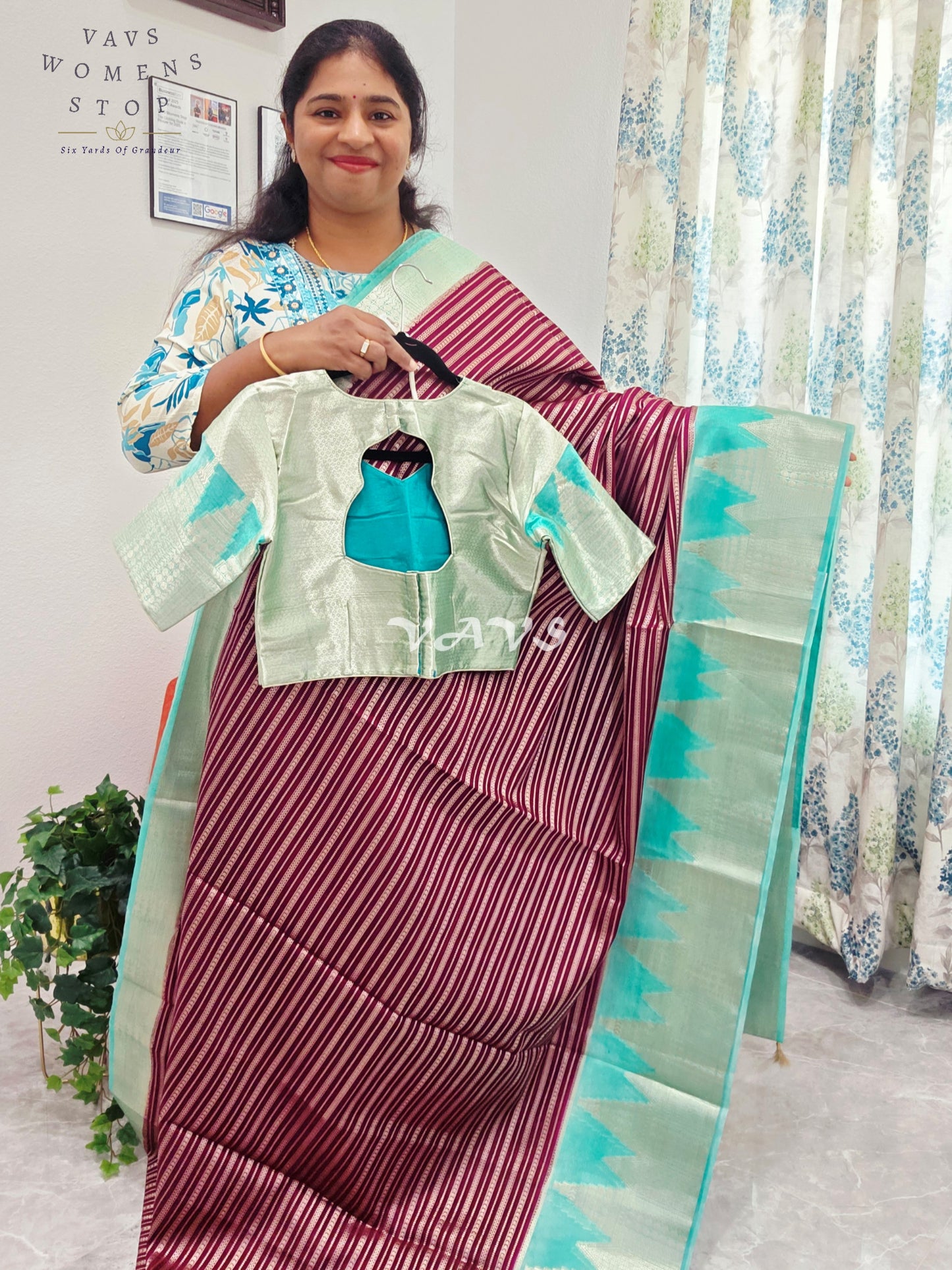 Chiniya Semi Benarasi Silk Saree - Blouse