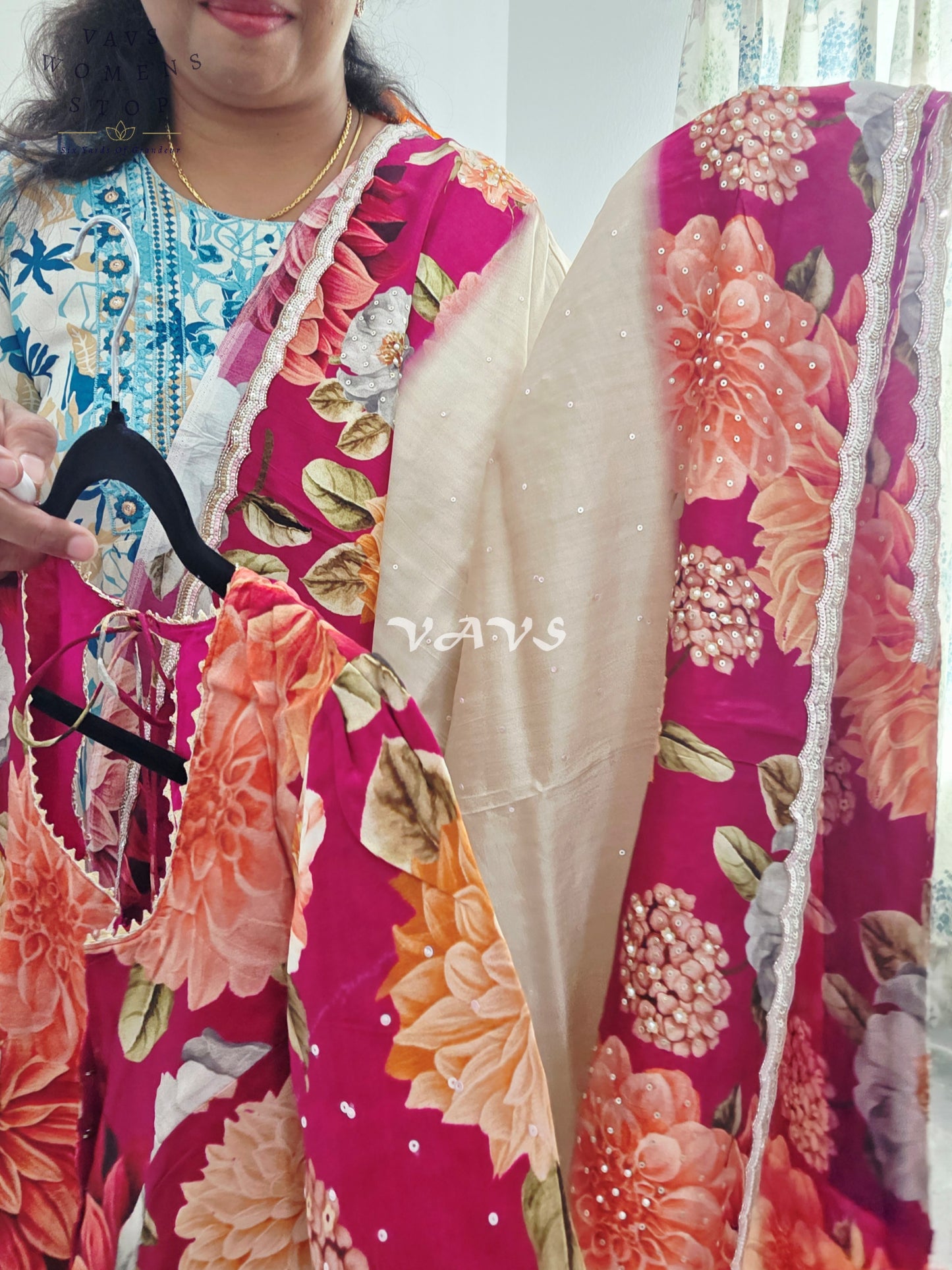 Designer Pure Russian Crepe Silk Saree - Blouse