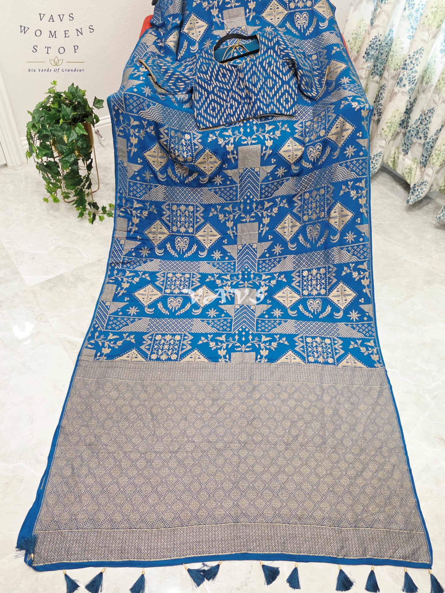 Royal Cobalt Blue Borderless Pure Crepe Khaddi Georgette Saree with Antique Gold Woven Design & Stitched Blouse Size 38-44