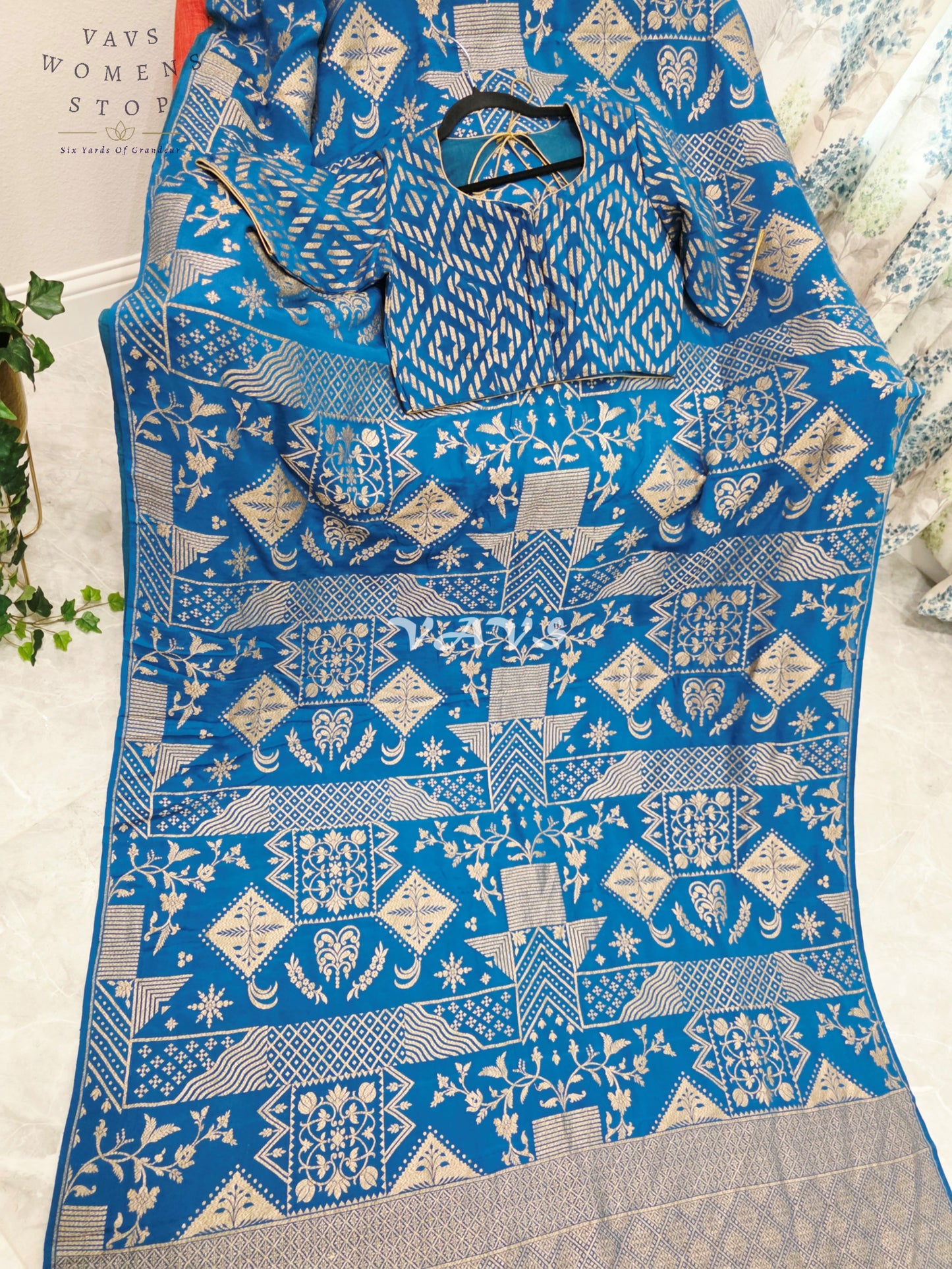 Royal Cobalt Blue Borderless Pure Crepe Khaddi Georgette Saree with Antique Gold Woven Design & Stitched Blouse Size 38-44