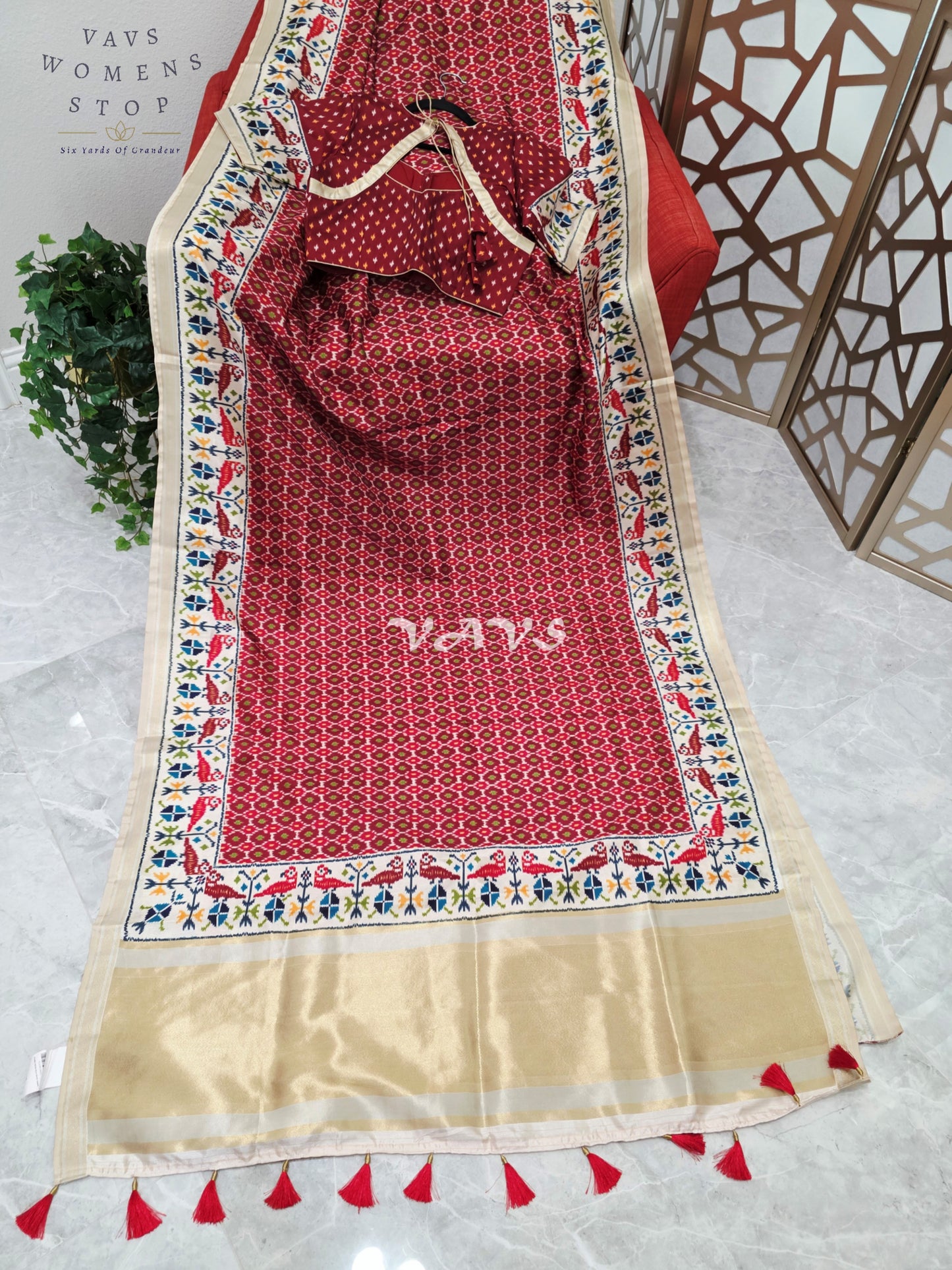 Regal Crimson Red Pochampally Ikkat Print Blended Banarasi Silk Saree with Ivory Gold Pallu & Stitched Blouse Size 38-44