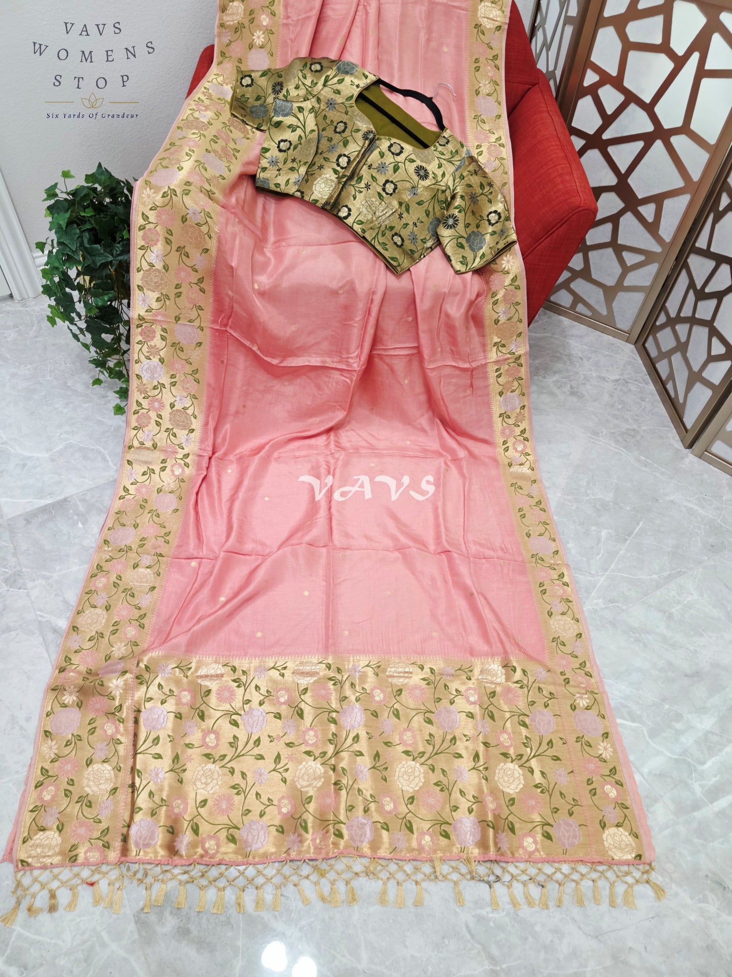 Regal Blush Rose Munga Crepe Silk Saree with Antique Gold Paithani Border & Floral Stitched Blouse