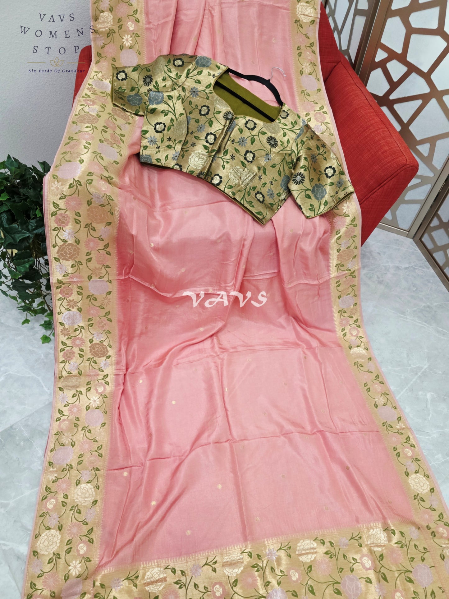 Regal Blush Rose Munga Crepe Silk Saree with Antique Gold Paithani Border & Floral Stitched Blouse