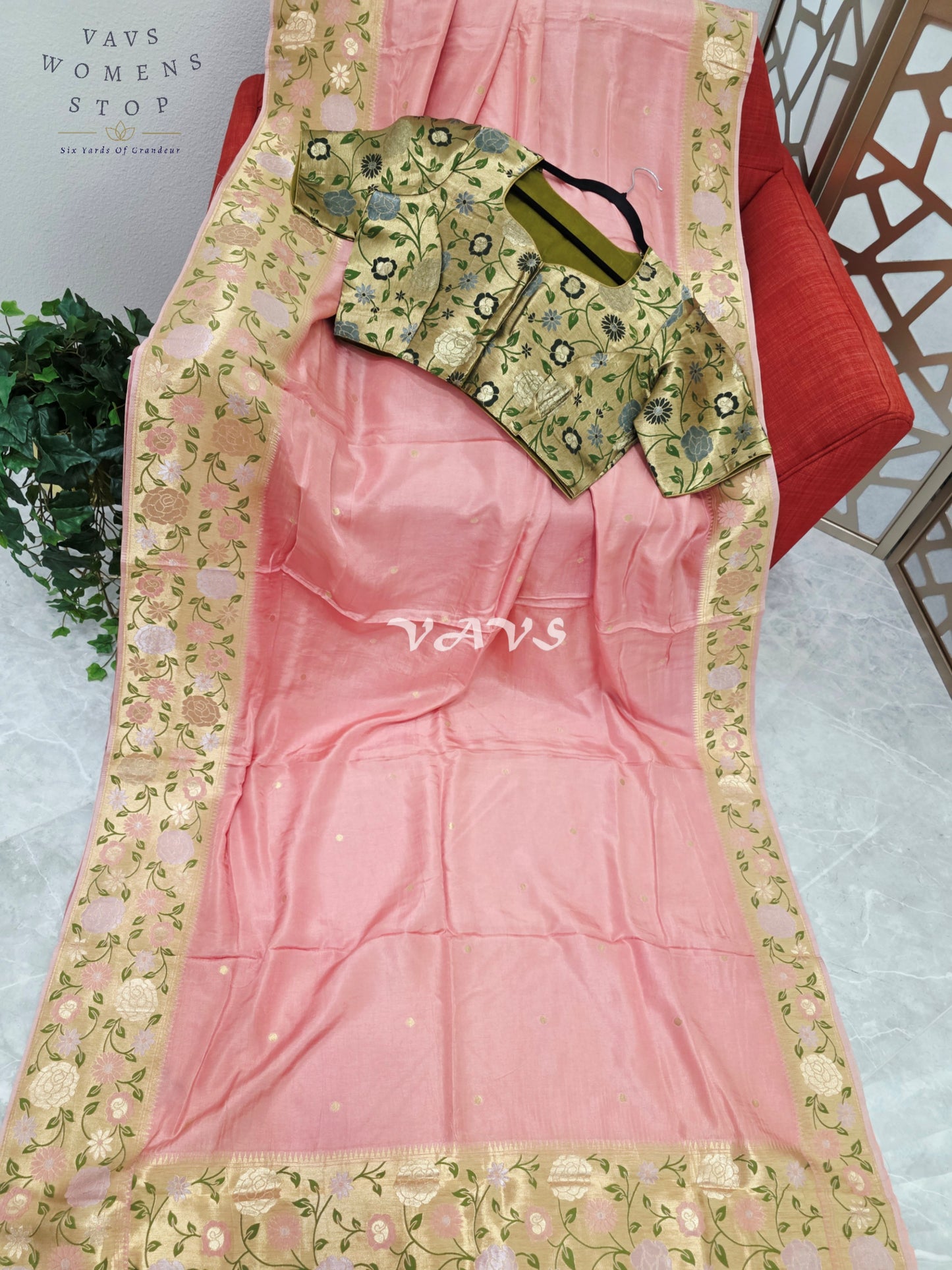 Regal Blush Rose Munga Crepe Silk Saree with Antique Gold Paithani Border & Floral Stitched Blouse