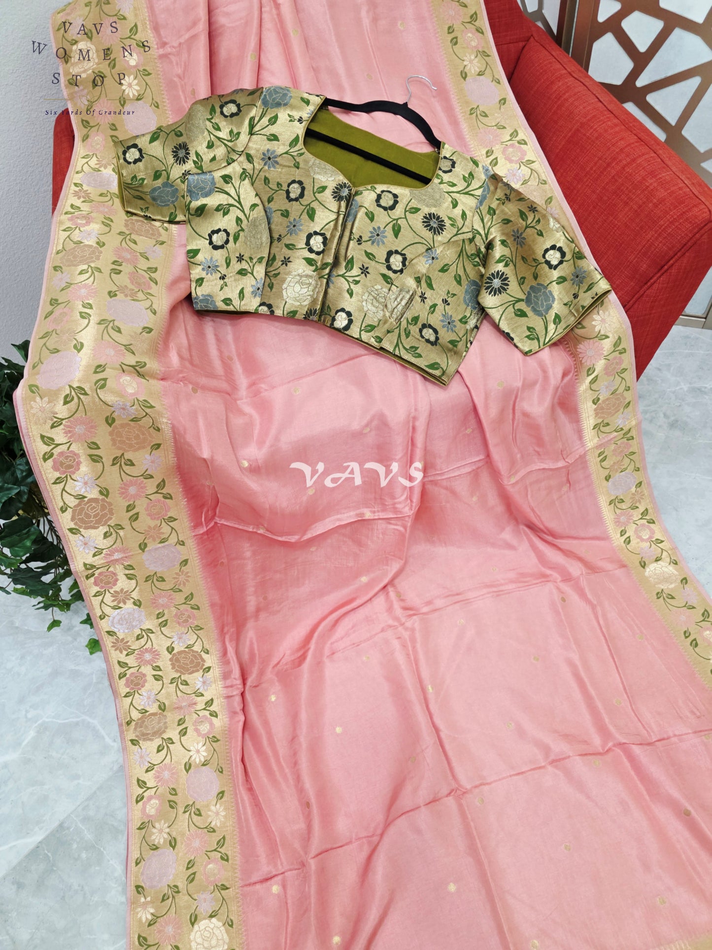 Regal Blush Rose Munga Crepe Silk Saree with Antique Gold Paithani Border & Floral Stitched Blouse
