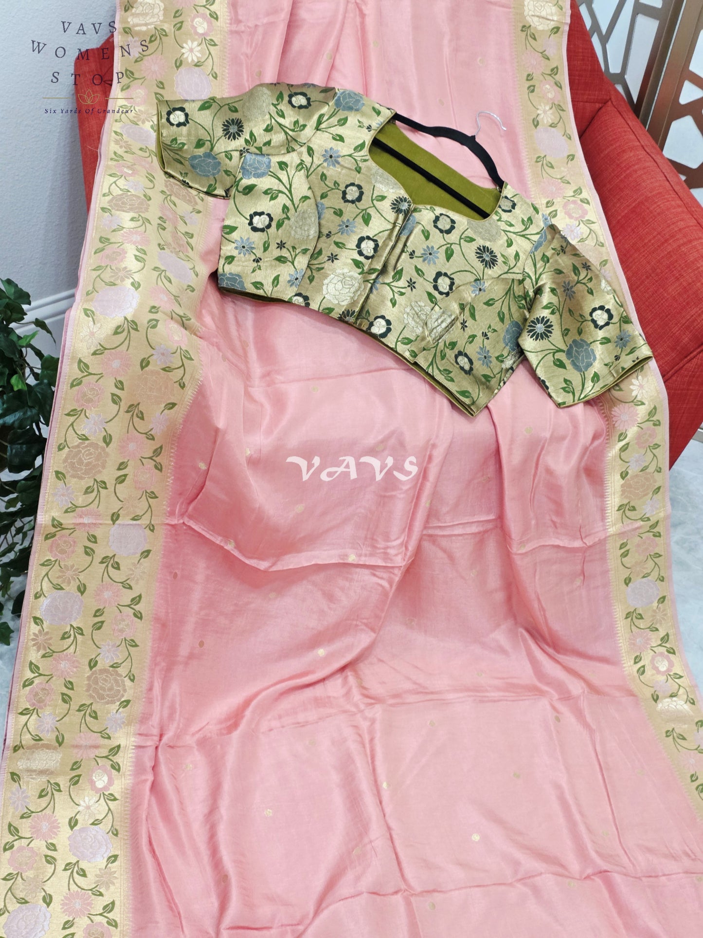 Regal Blush Rose Munga Crepe Silk Saree with Antique Gold Paithani Border & Floral Stitched Blouse