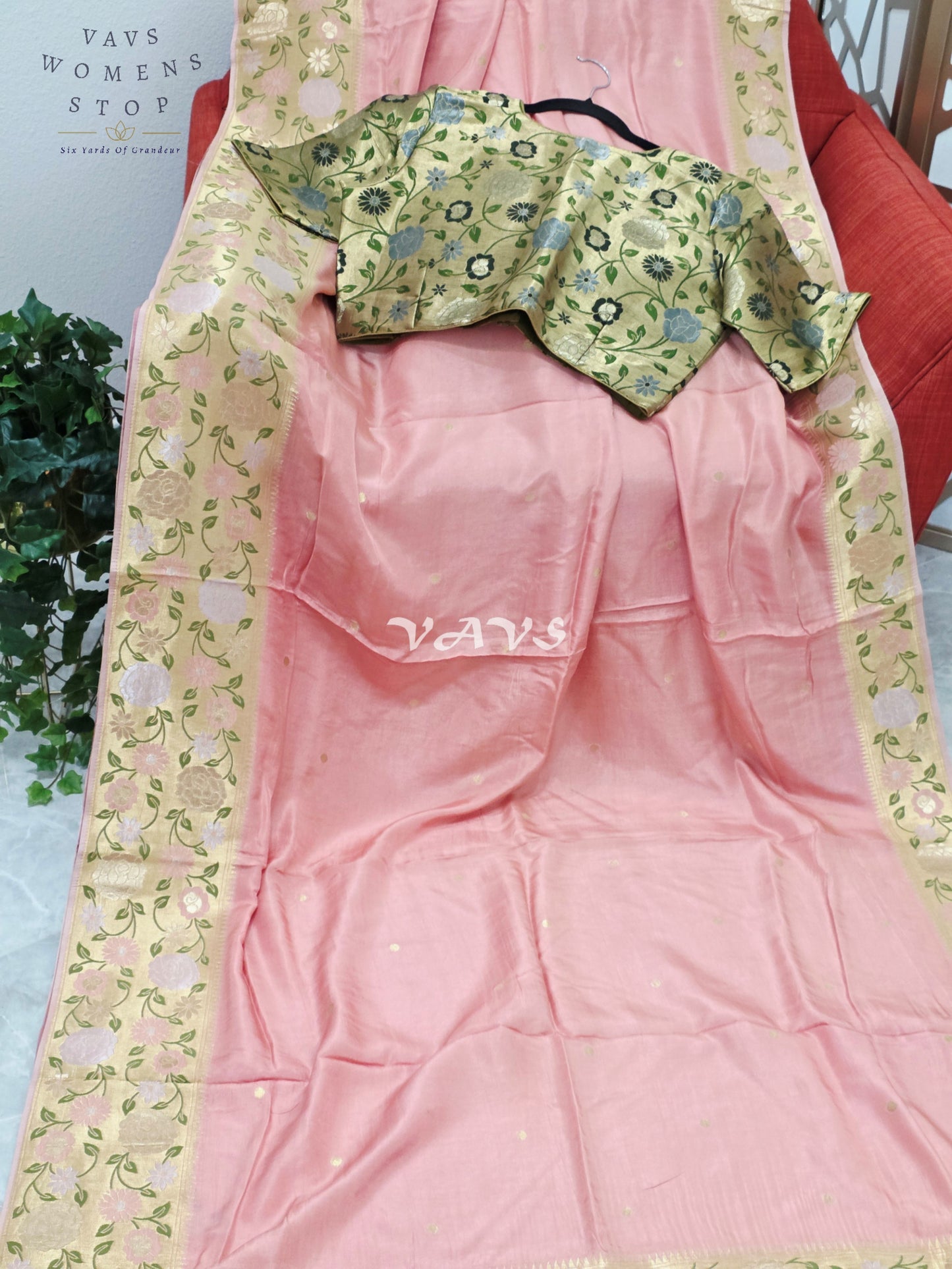 Regal Blush Rose Munga Crepe Silk Saree with Antique Gold Paithani Border & Floral Stitched Blouse