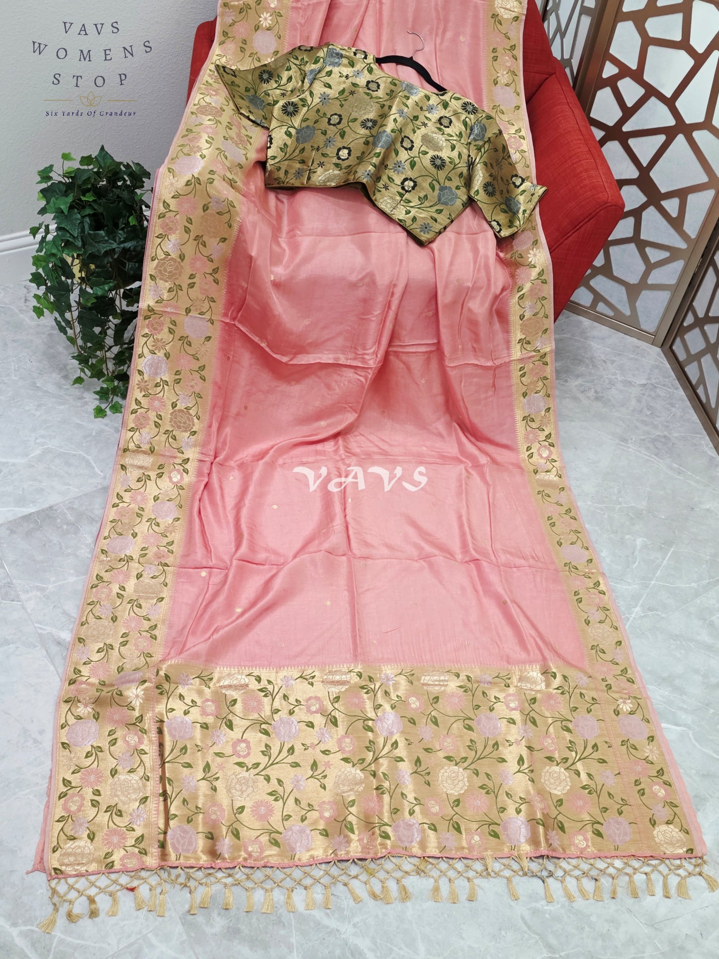 Regal Blush Rose Munga Crepe Silk Saree with Antique Gold Paithani Border & Floral Stitched Blouse